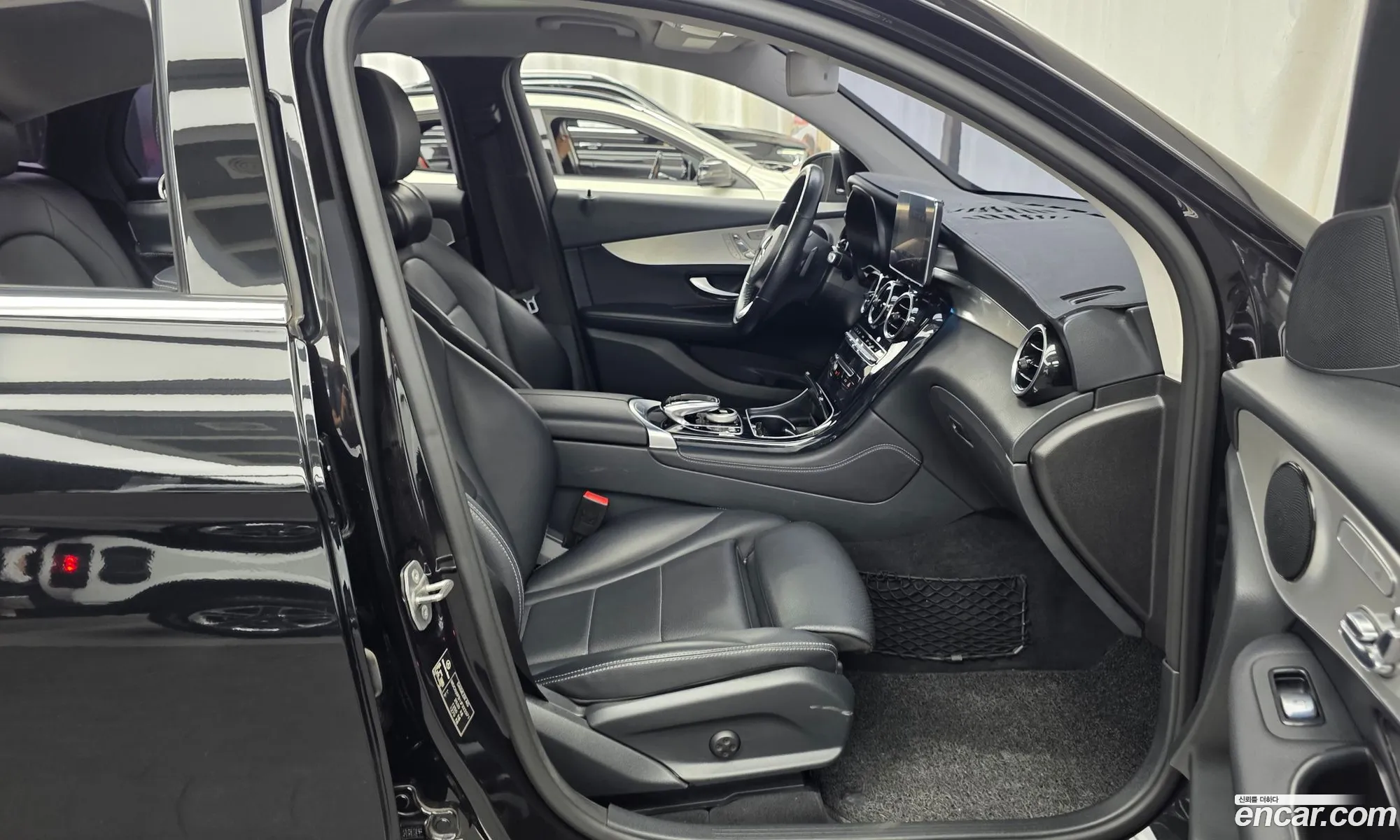 Mercedes-Benz GLC-Class X253 2017 WDC0J0FB1JF322371 — 5