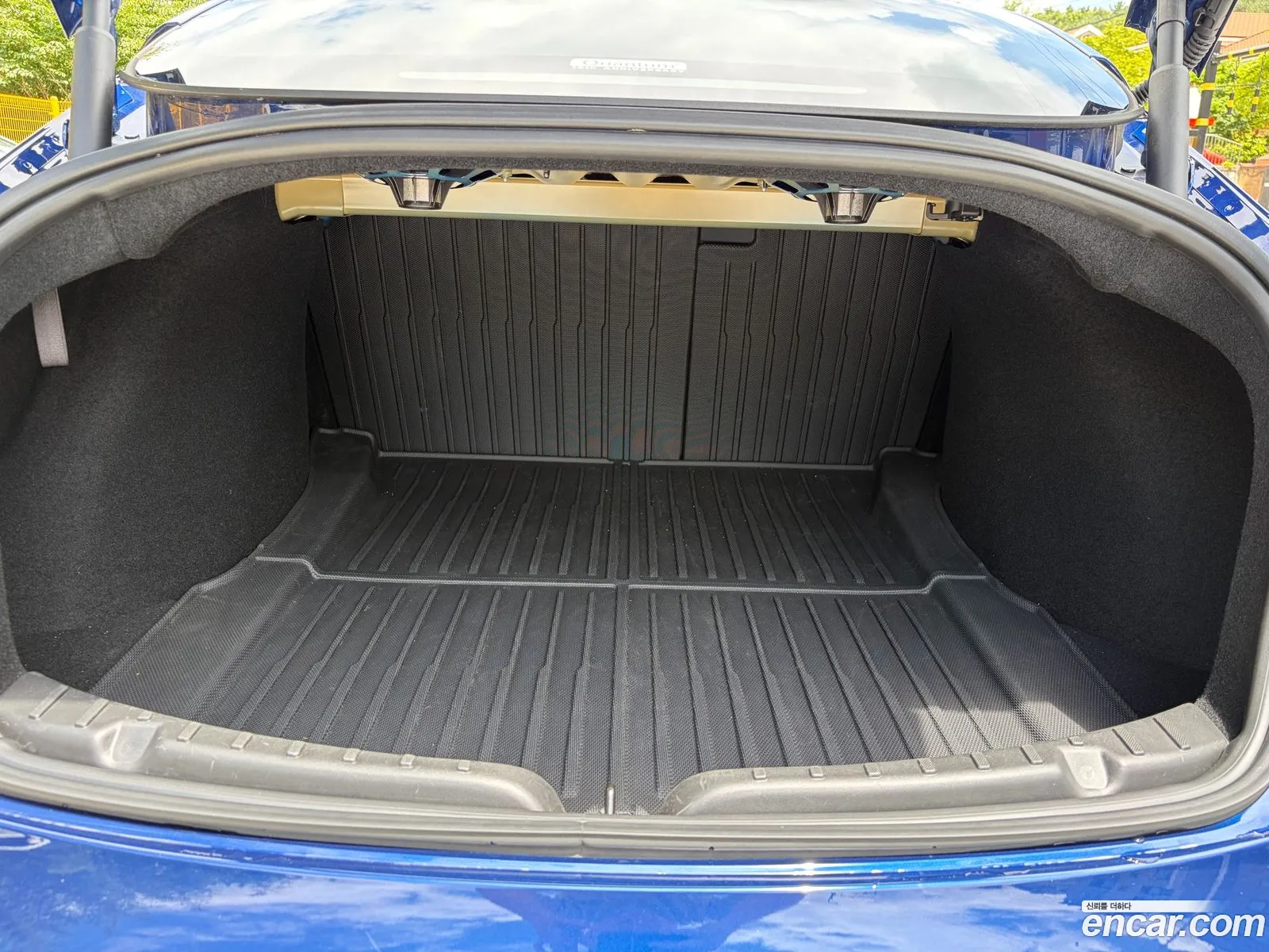 Tesla Model 3 2024 — 16