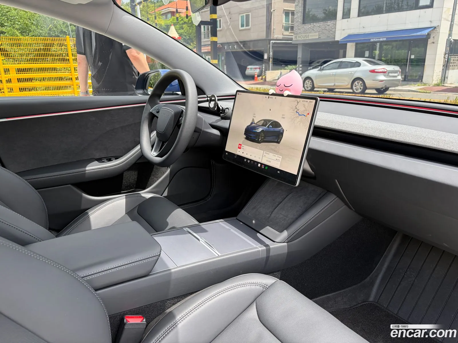 Tesla Model 3 2024 — 17