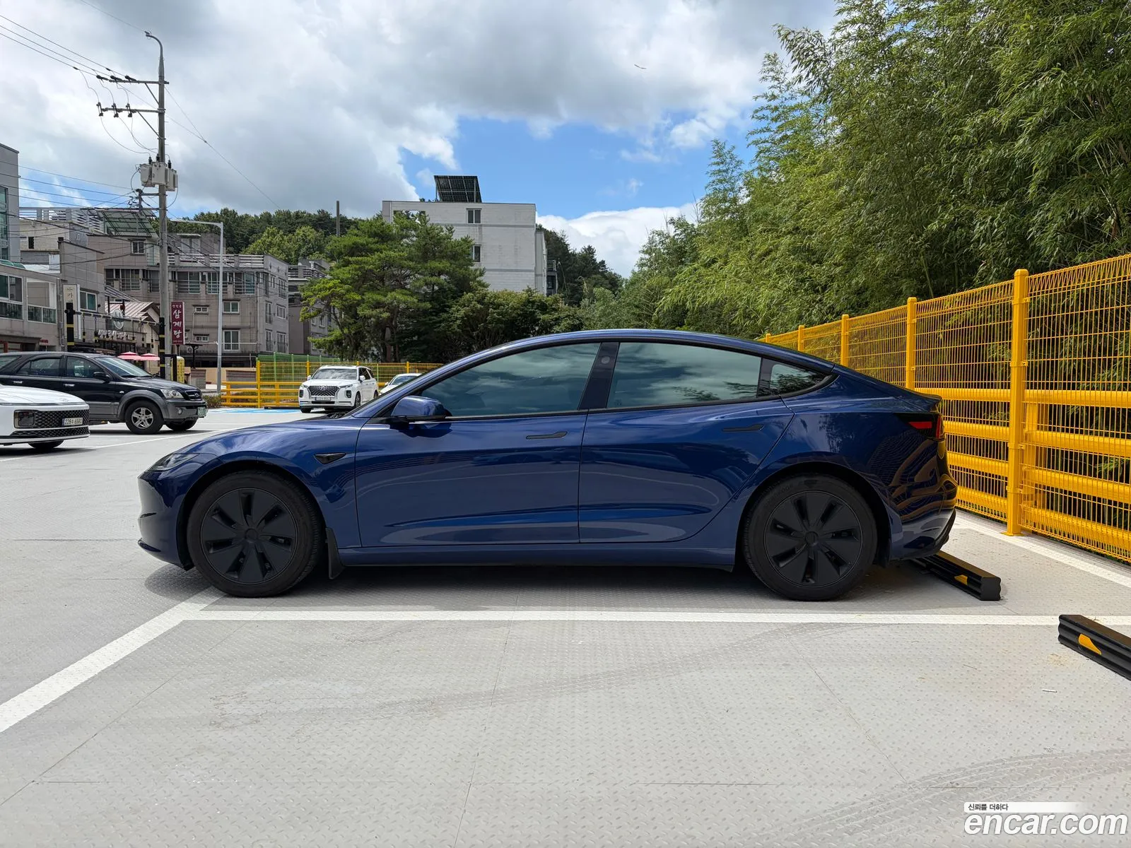 Tesla Model 3 2024 — 18