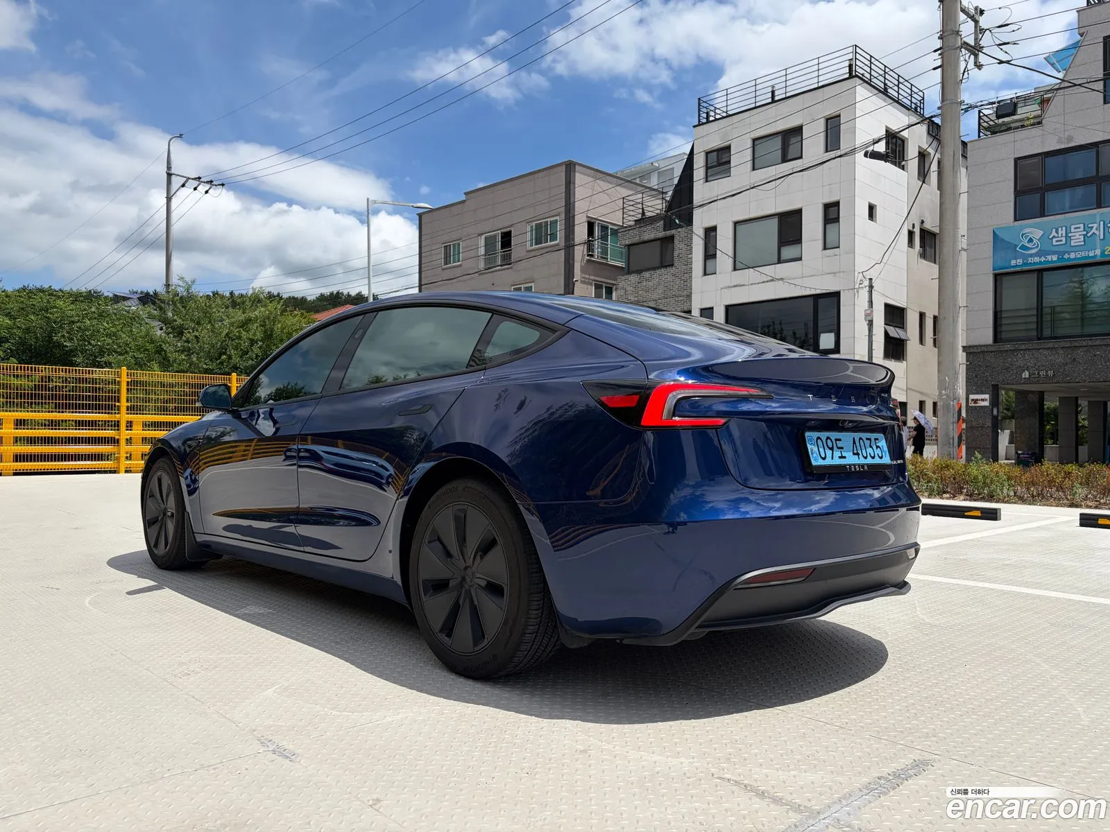 Tesla Model 3 2024 — 8