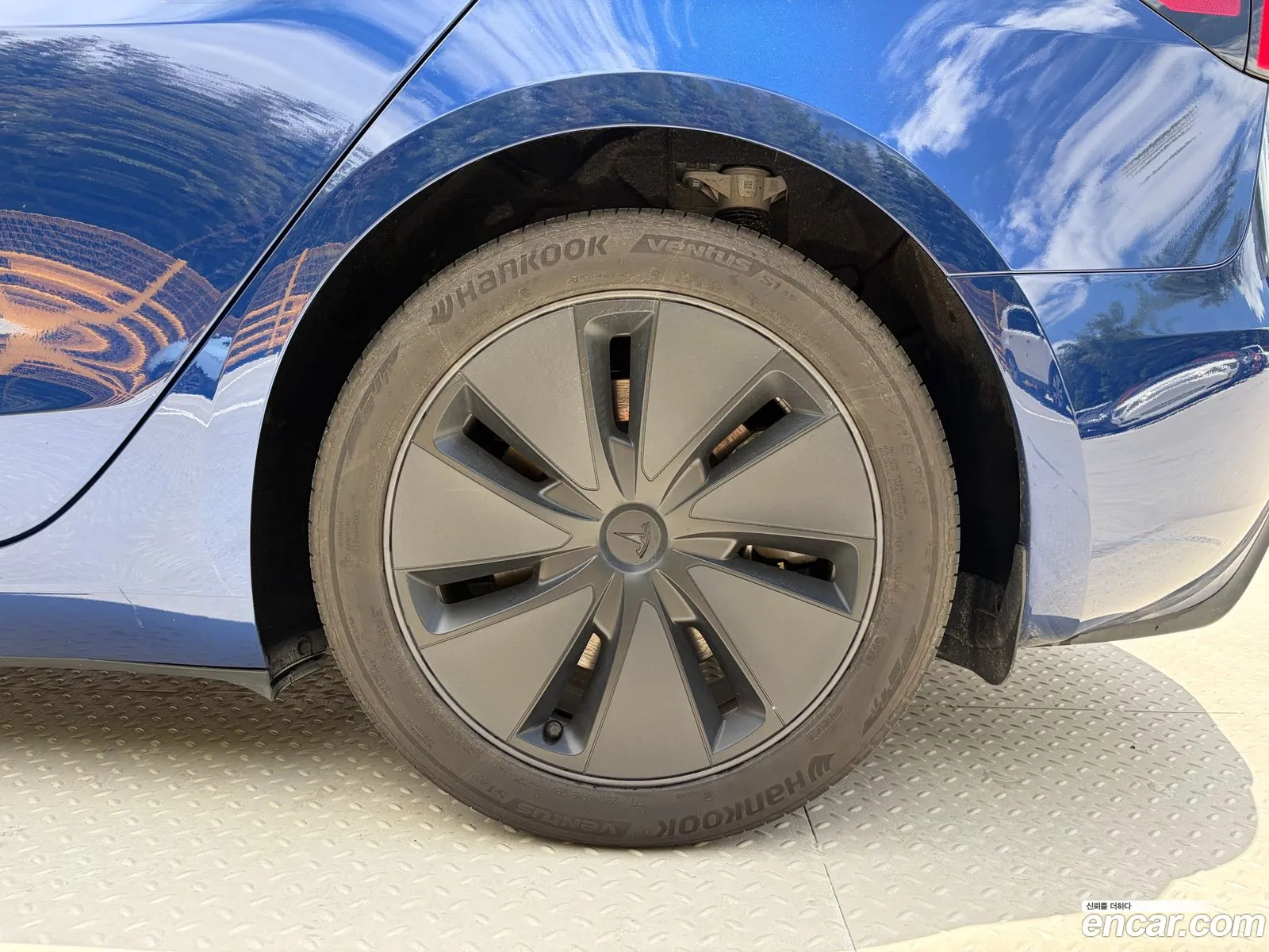 Tesla Model 3 2024 — 10