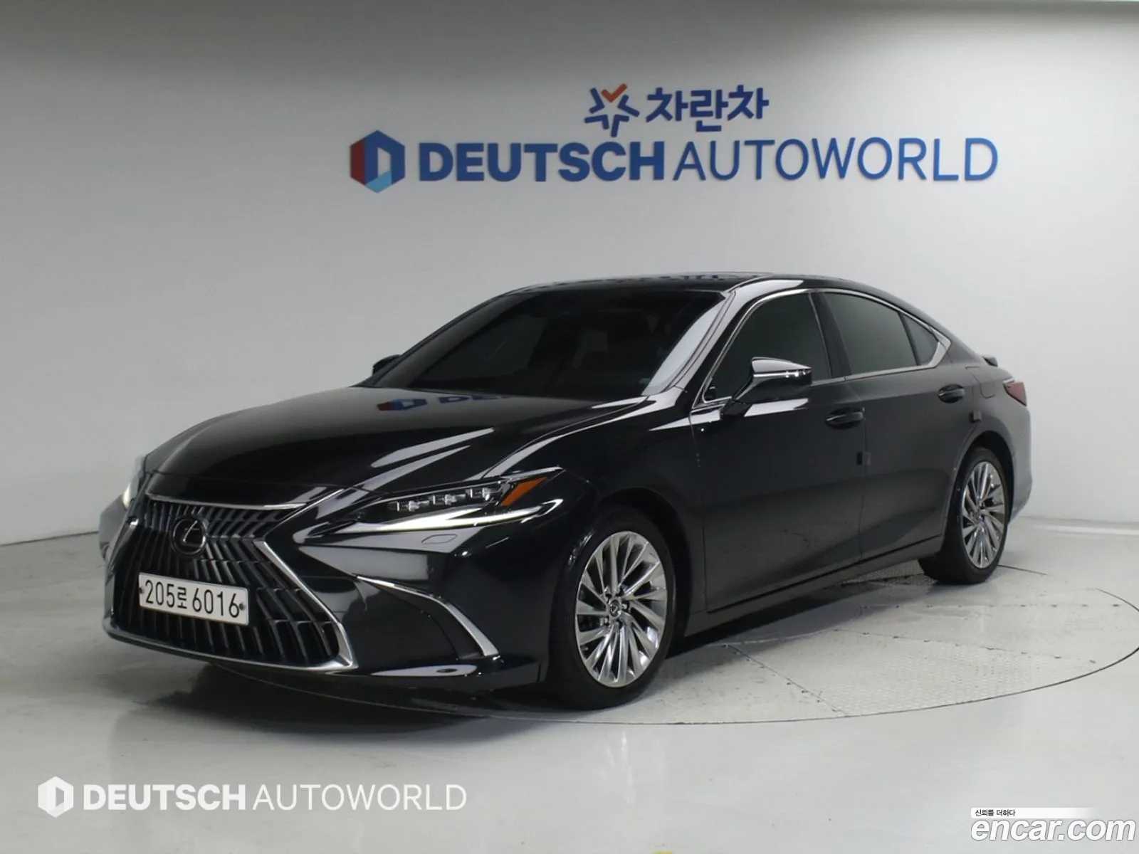 Lexus ES300h 7th Gen 2023 — 16