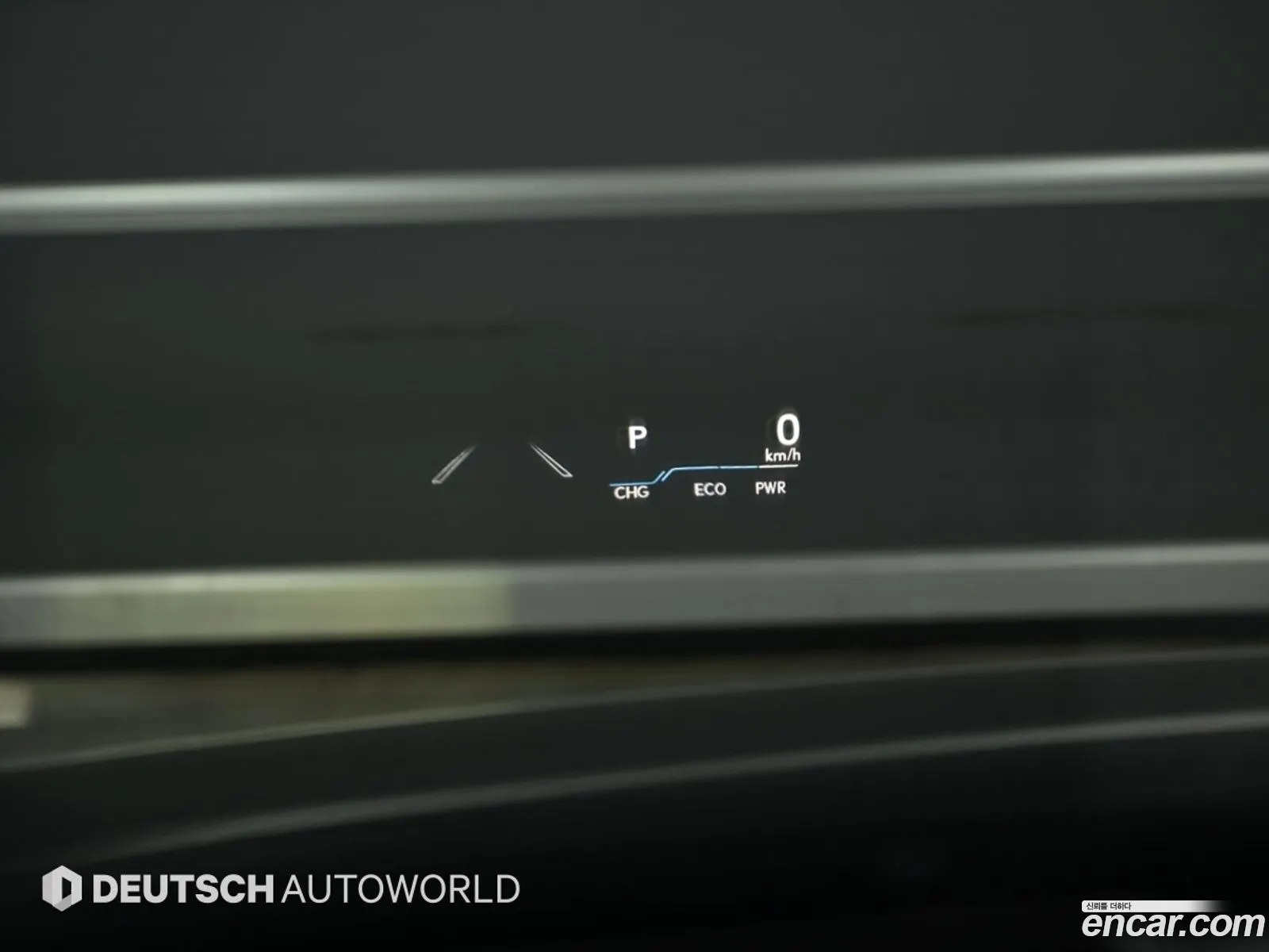 Lexus ES300h 7th Gen 2023 — 4