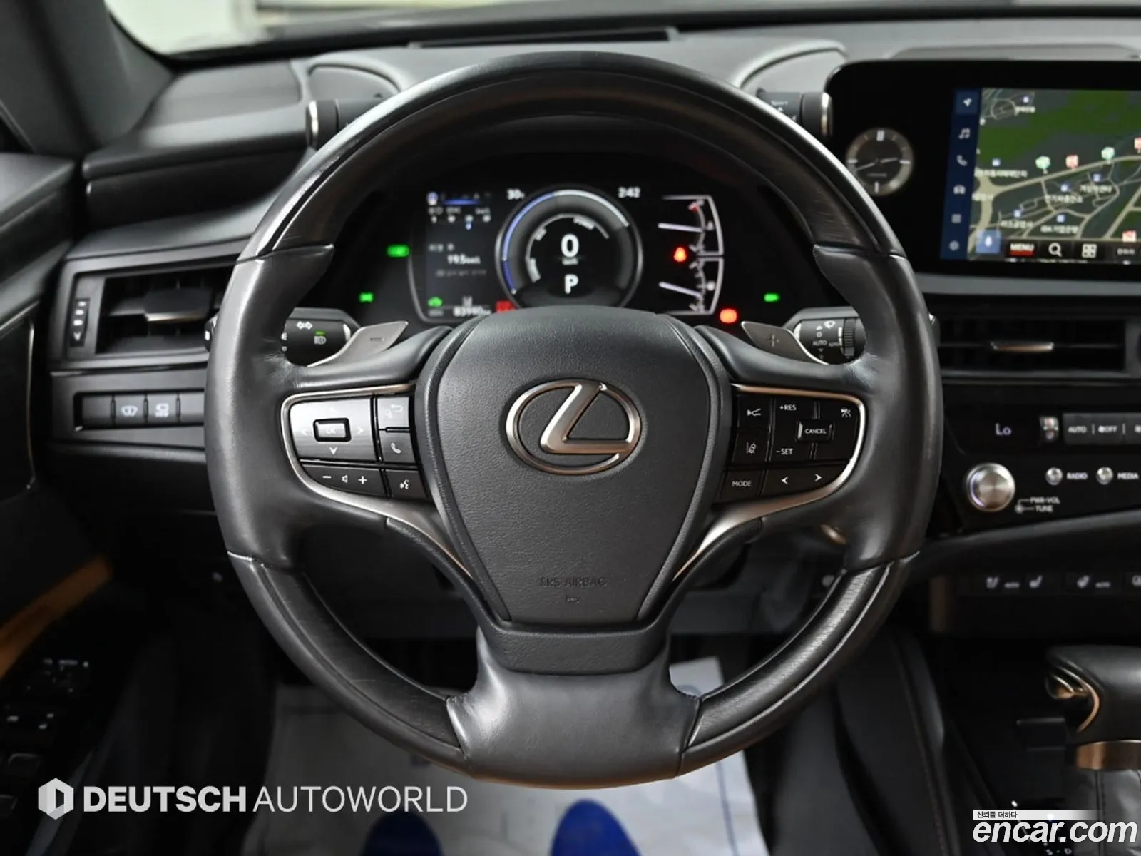 Lexus ES300h 7th Gen 2023 — 13