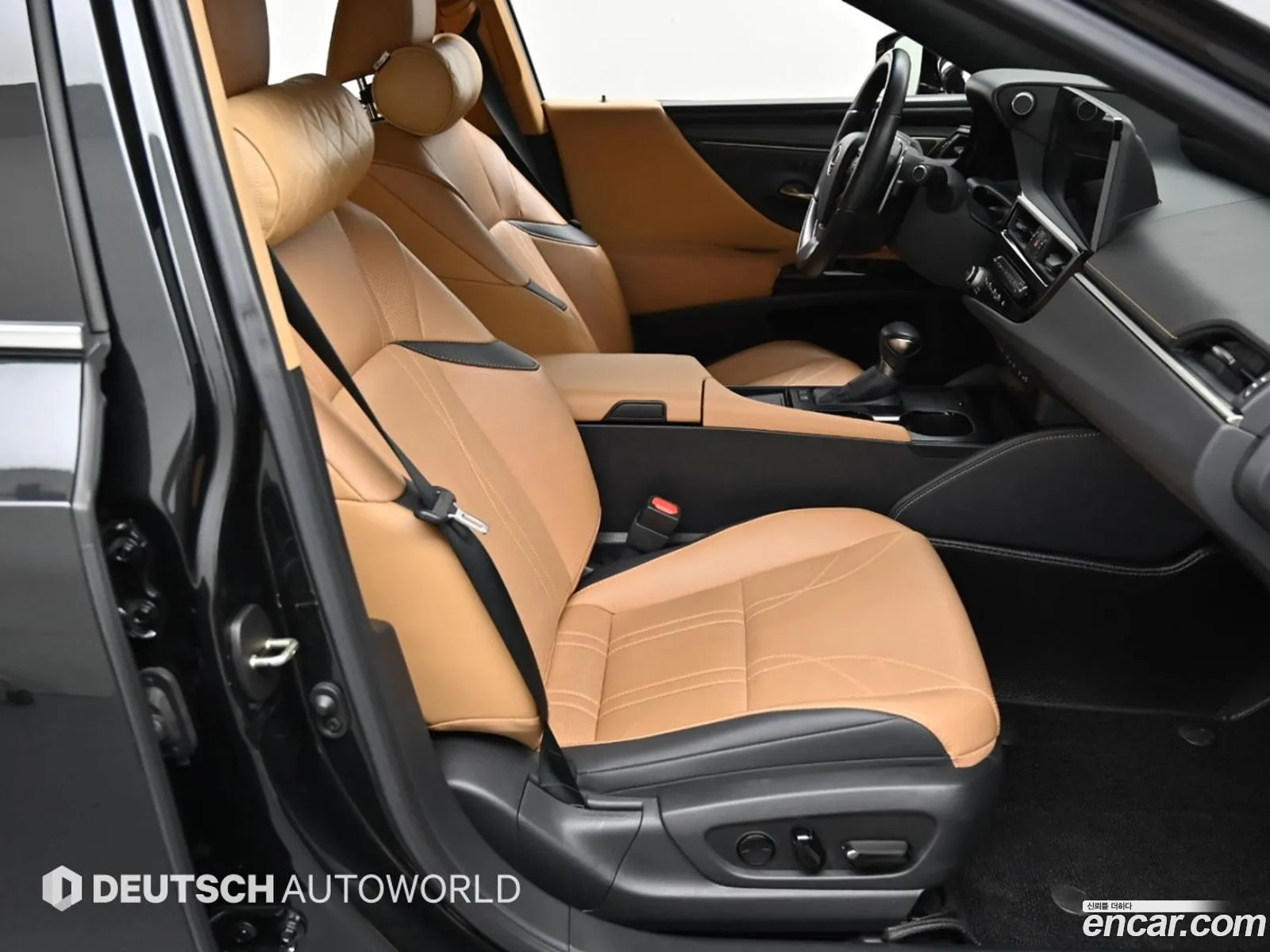 Lexus ES300h 7th Gen 2023 — 18