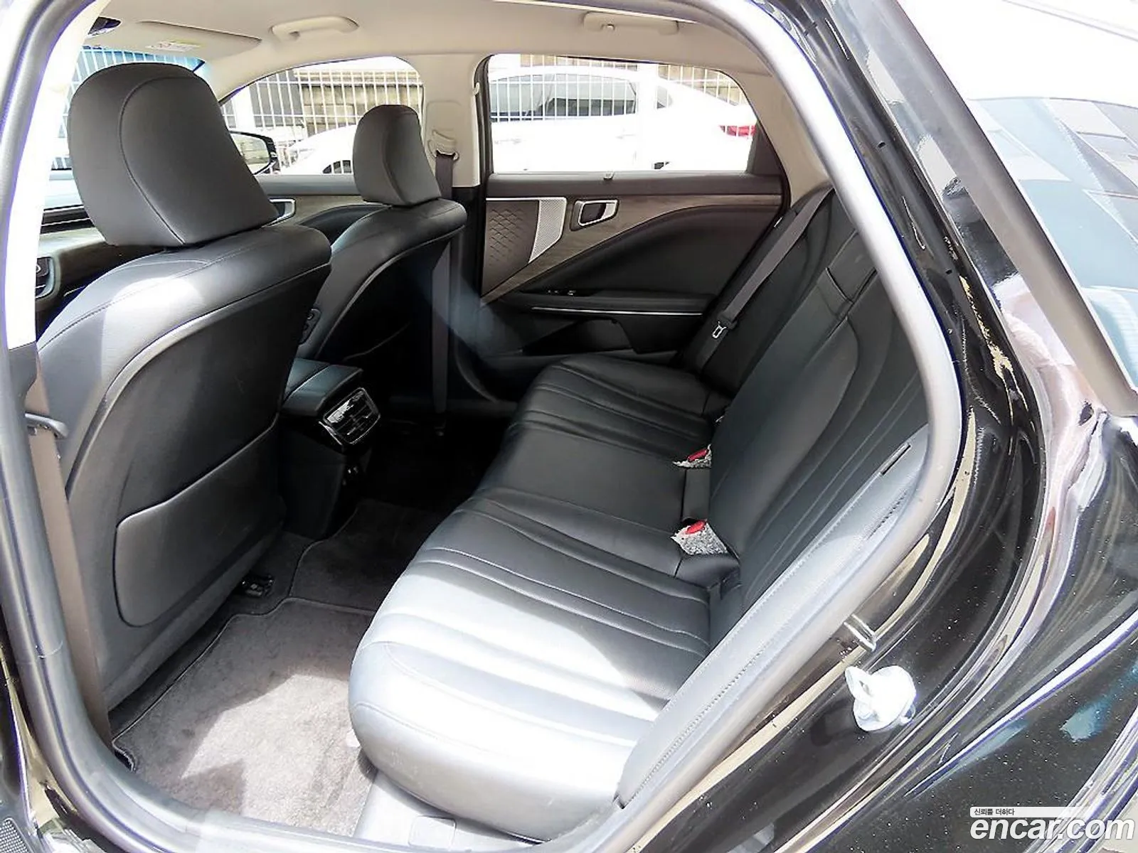Kia K8 2023 — 17