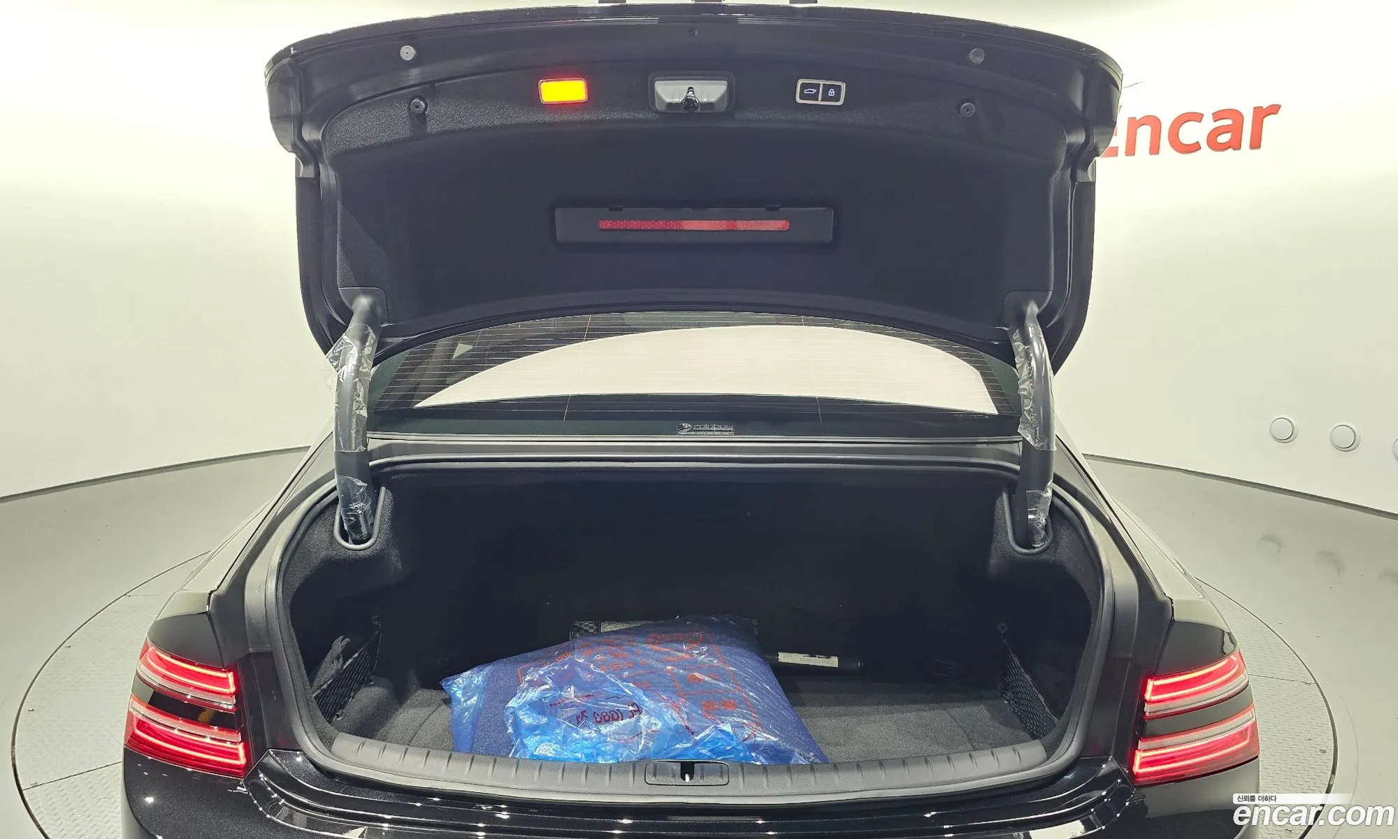 Genesis Electrified G80 2024 — 8