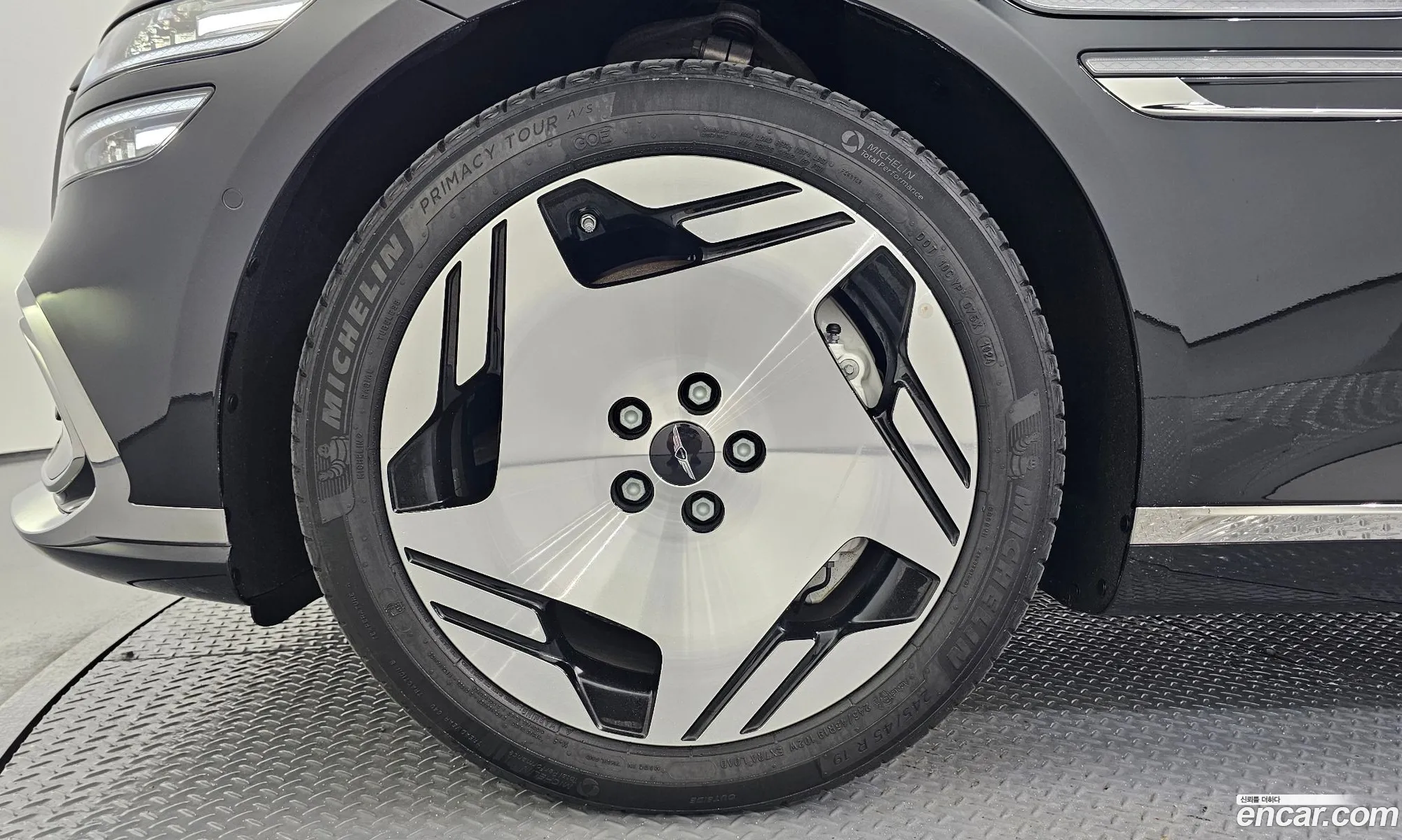 Genesis Electrified G80 2024 — 10