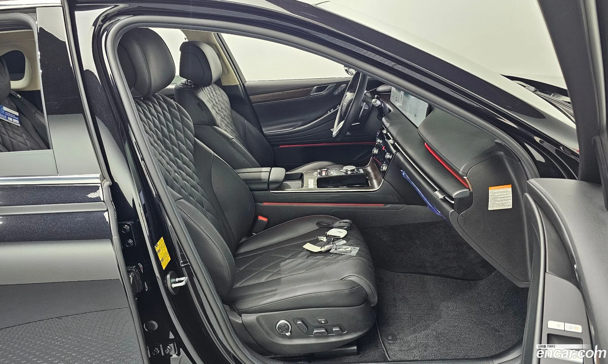 Genesis Electrified G80 2024 — 9