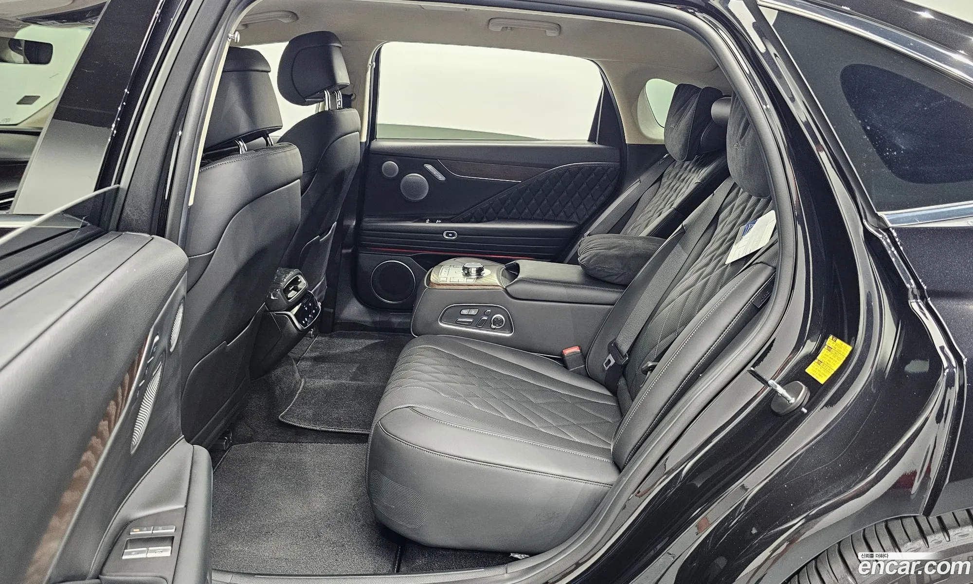 Genesis Electrified G80 2024 — 15