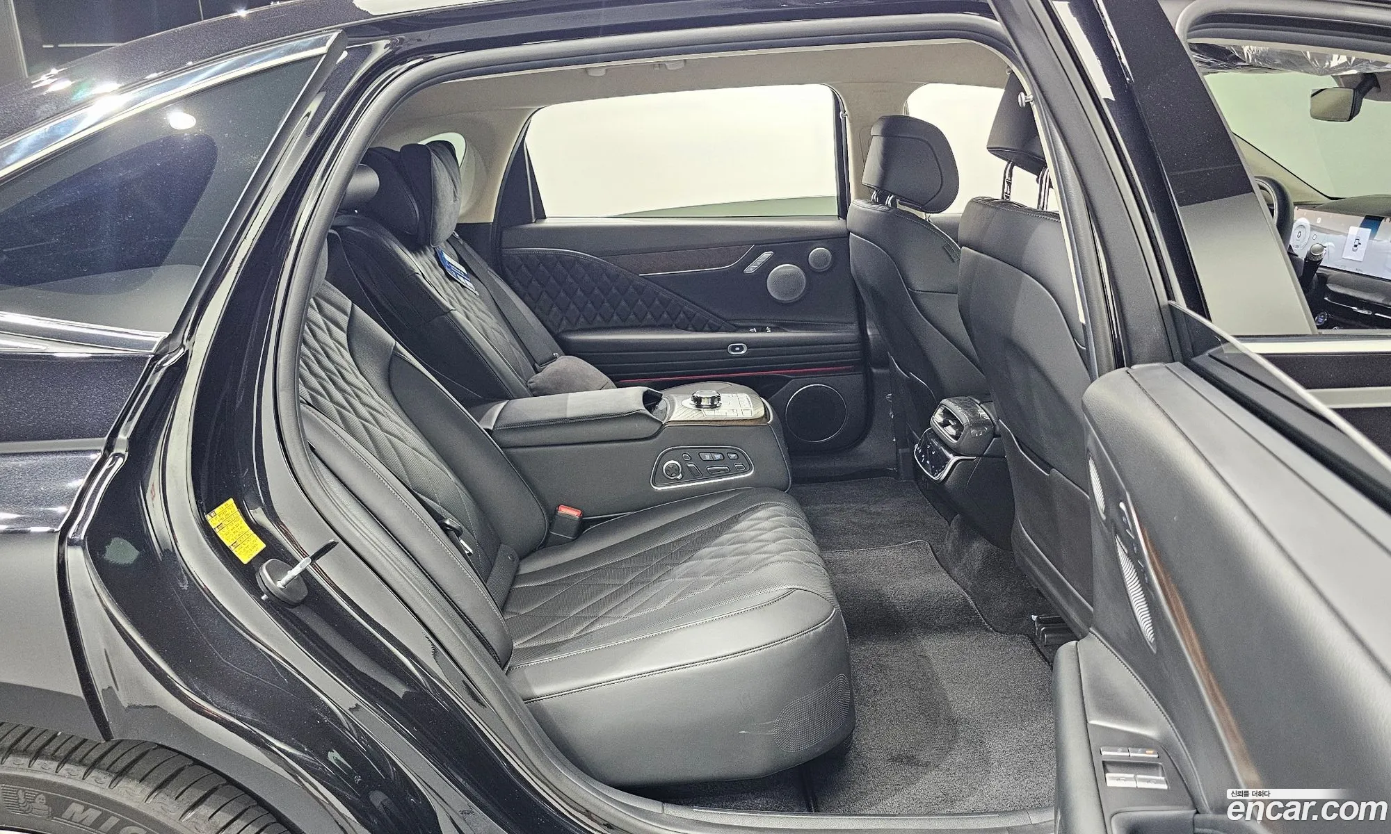 Genesis Electrified G80 2024 — 18