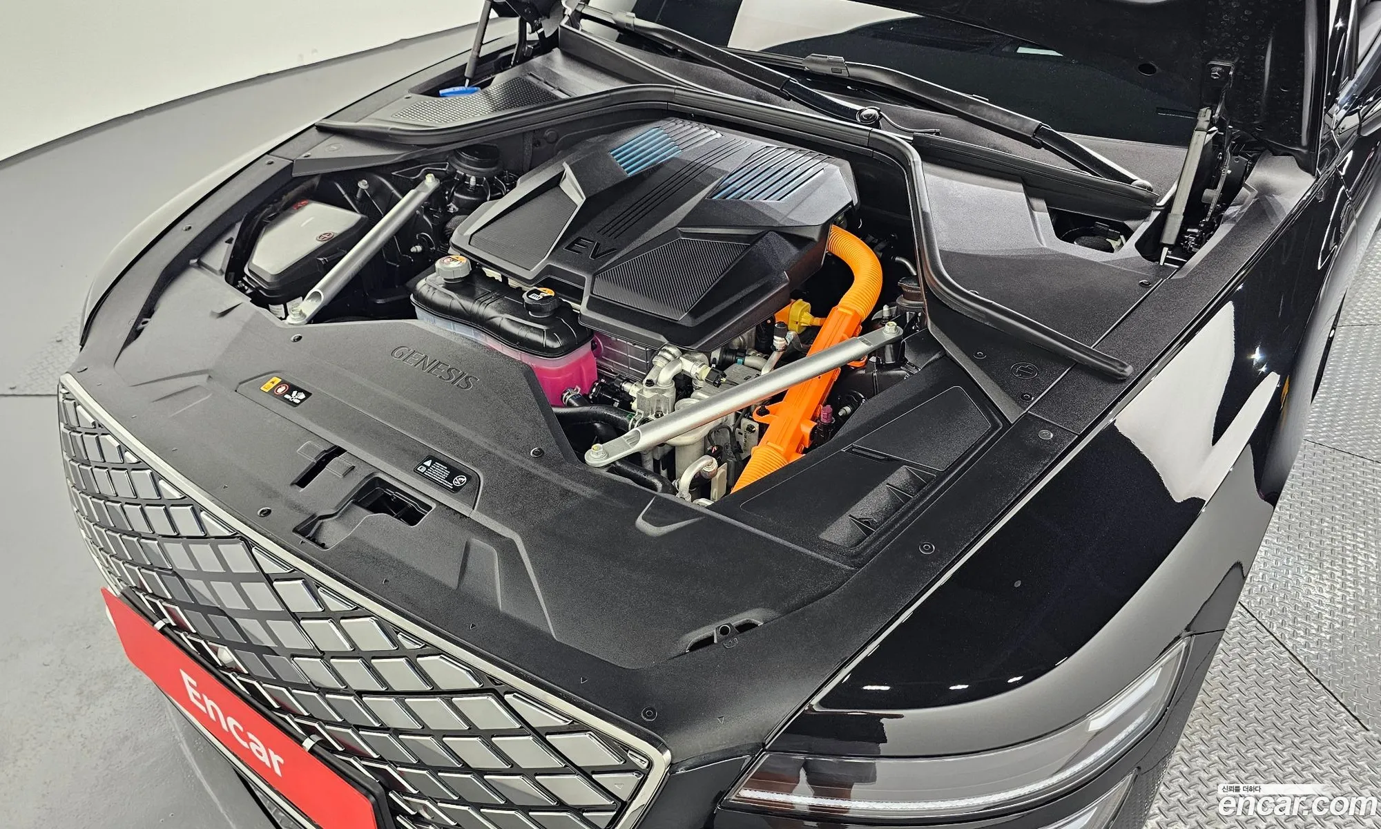 Genesis Electrified G80 2024 — 28
