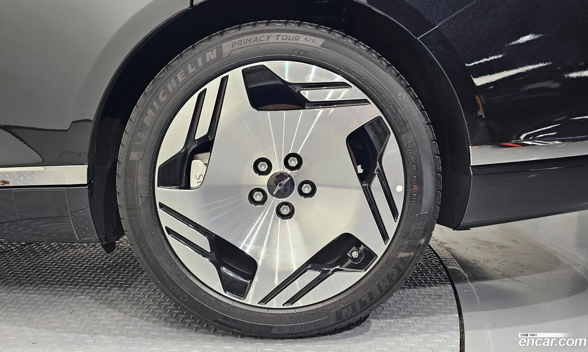 Genesis Electrified G80 2024 — 23