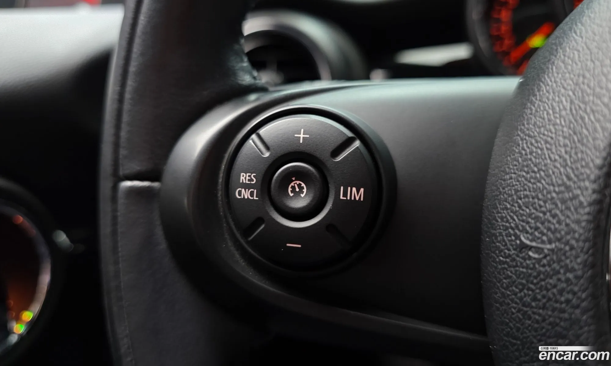 Mini Cooper Convertible 2018 WMWWG5103J3A80363 — 10