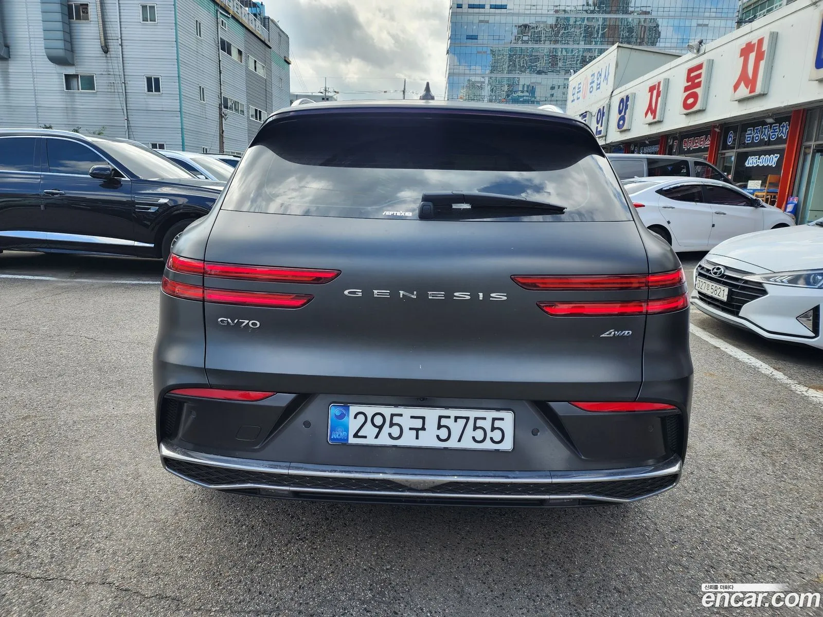 Genesis GV70 2025 — 12