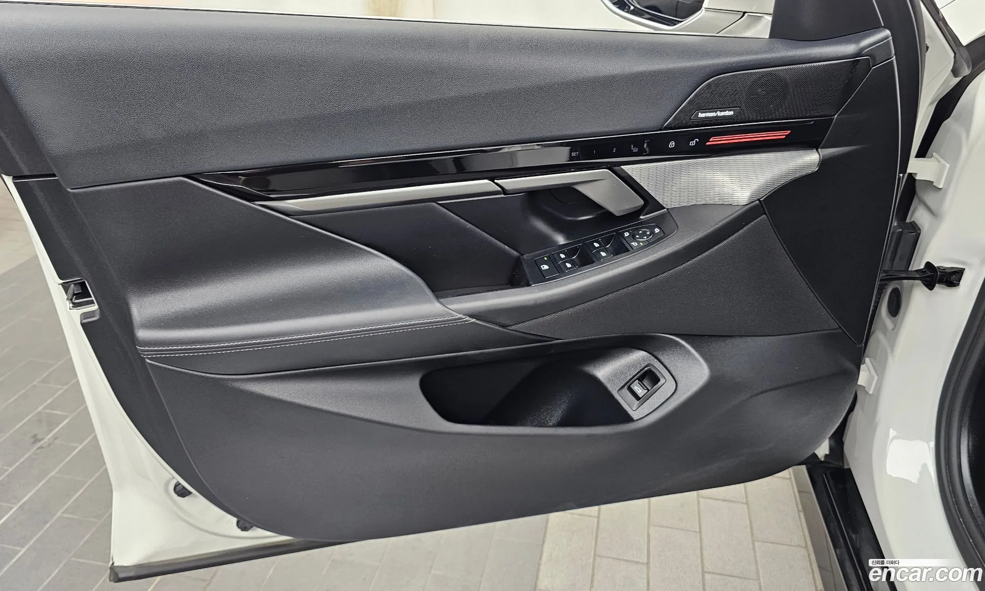 BMW 5 Series 2024 — 12