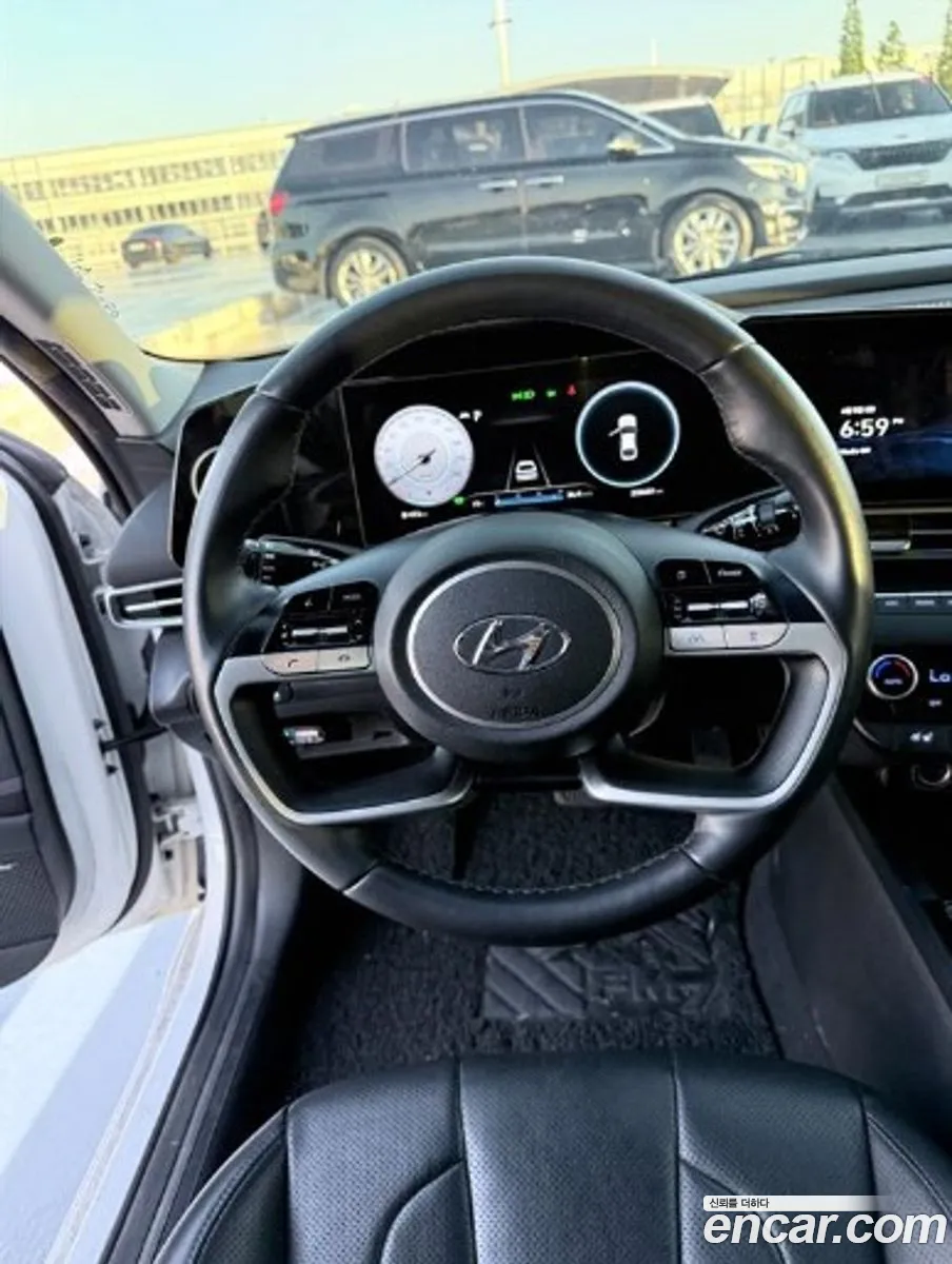 Hyundai Elantra Hybrid 2022 — 16