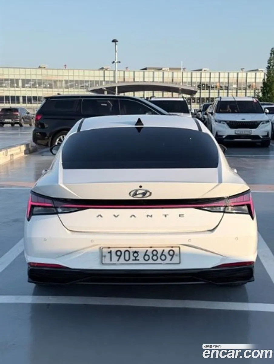 Hyundai Elantra Hybrid 2022 — 15