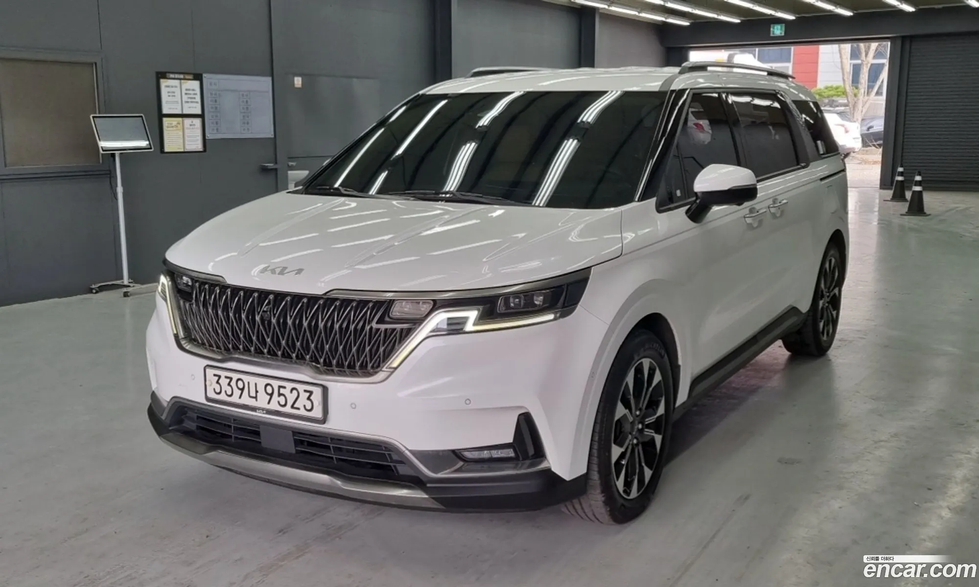 Kia Carnival 2022 — 18