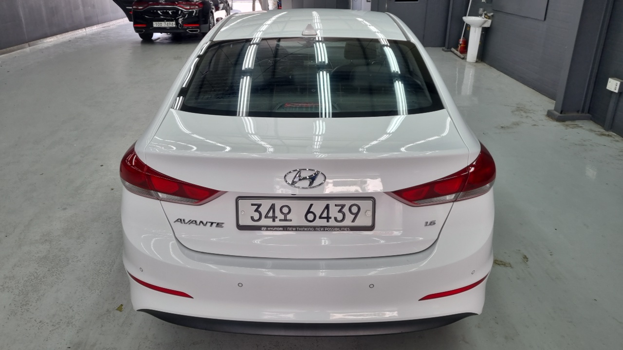 Hyundai Elantra AD 2017 — 8