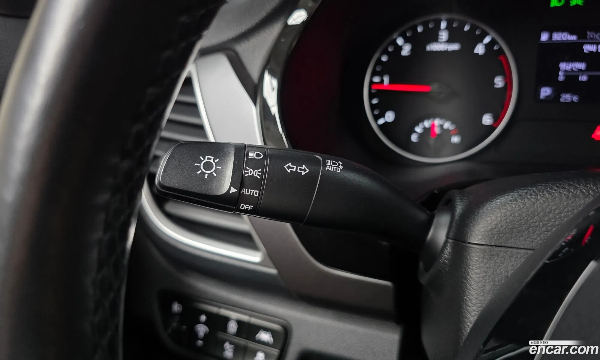 Kia Seltos 2020 KNAEU815GLK106351 — 3