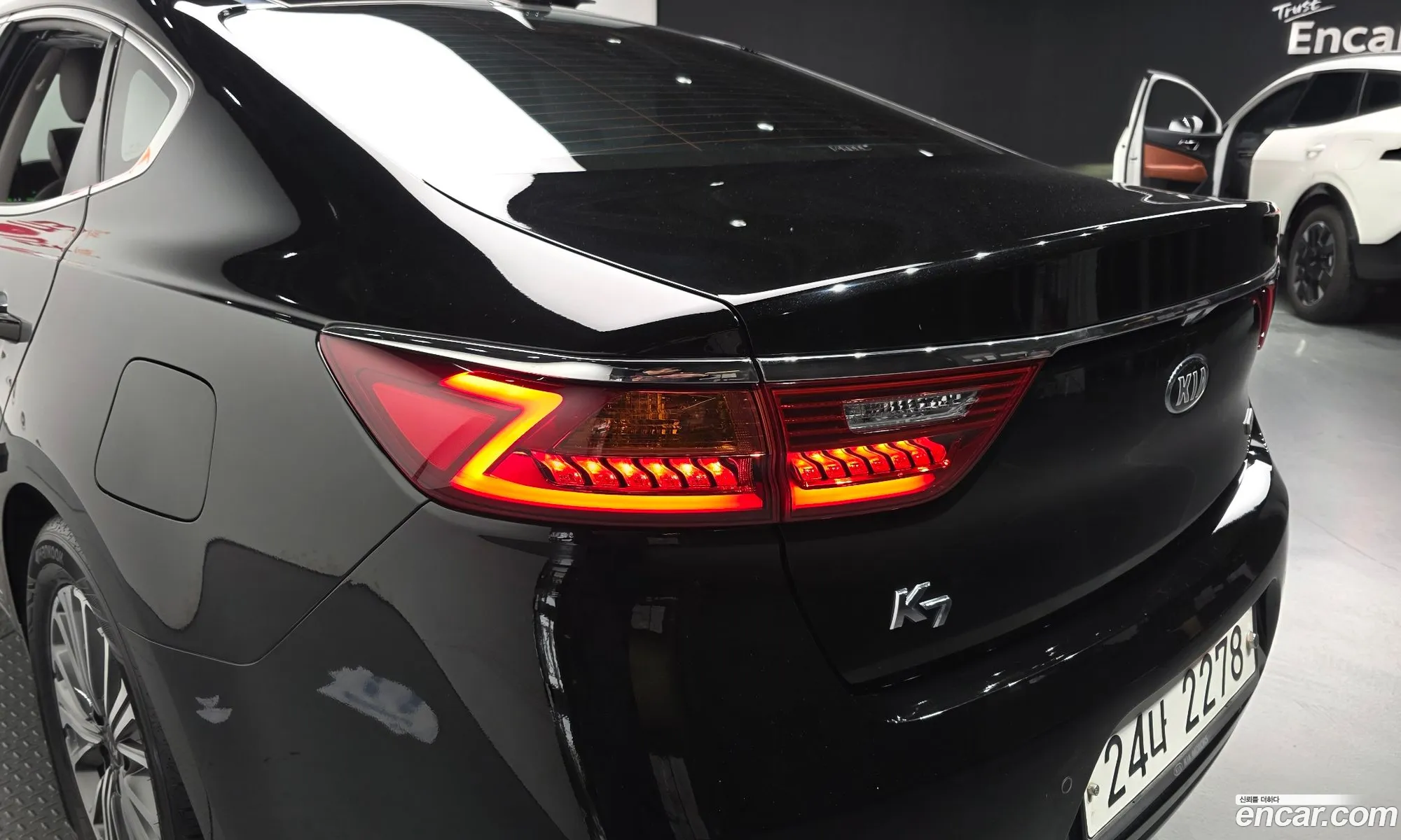 Kia K7 Hybrid 2019 — 11