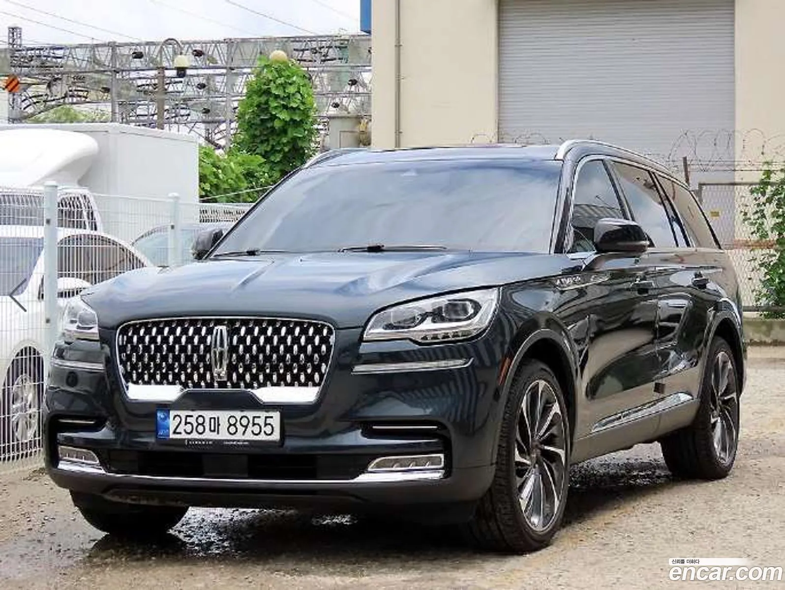 Lincoln Aviator