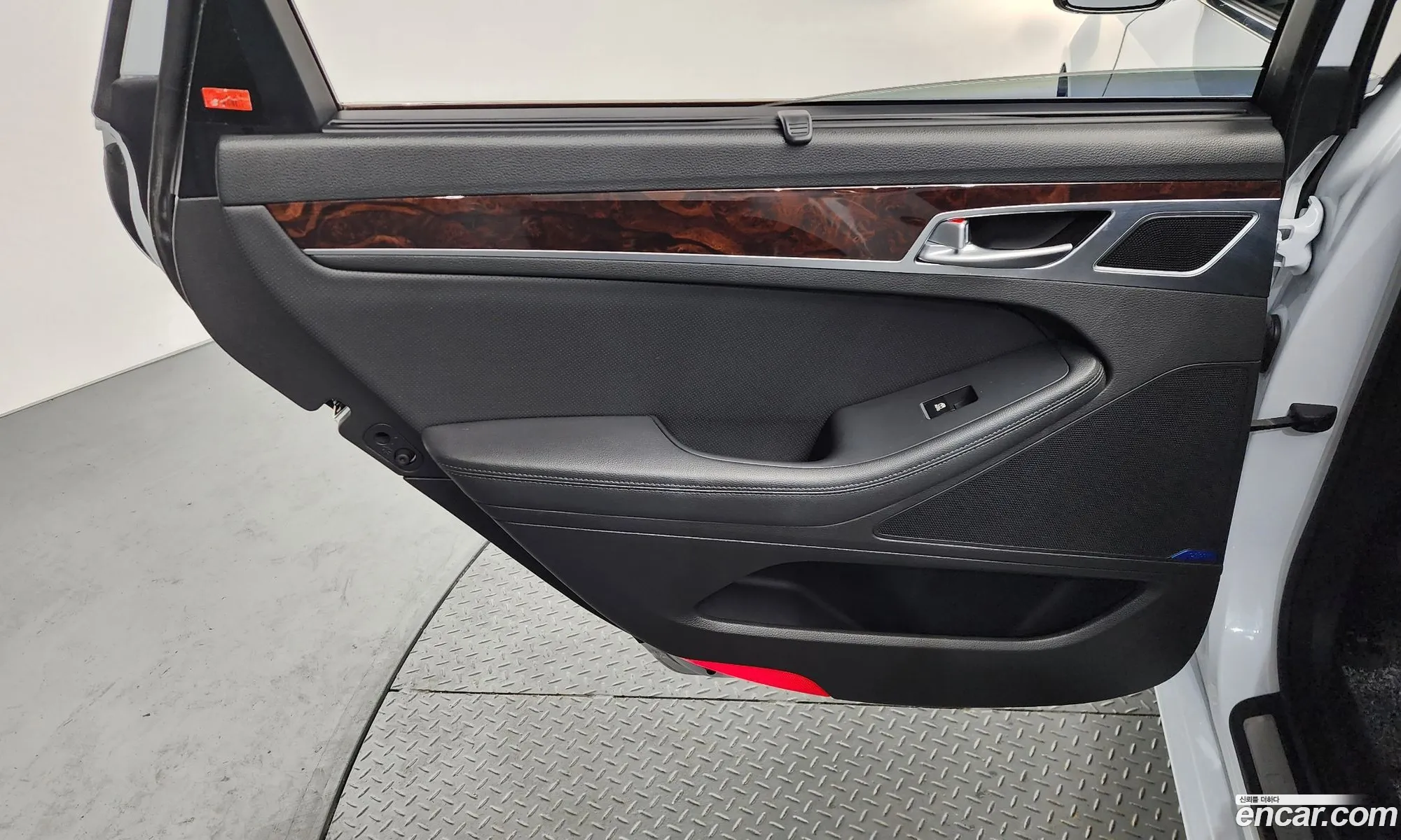 Hyundai Genesis DH 2016 — 23