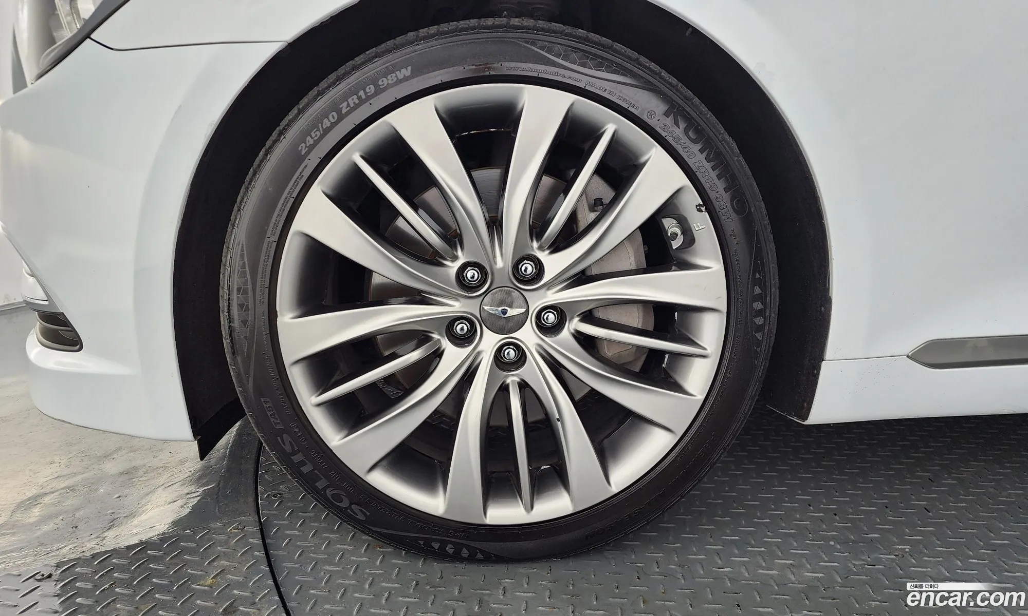Hyundai Genesis DH 2016 — 15