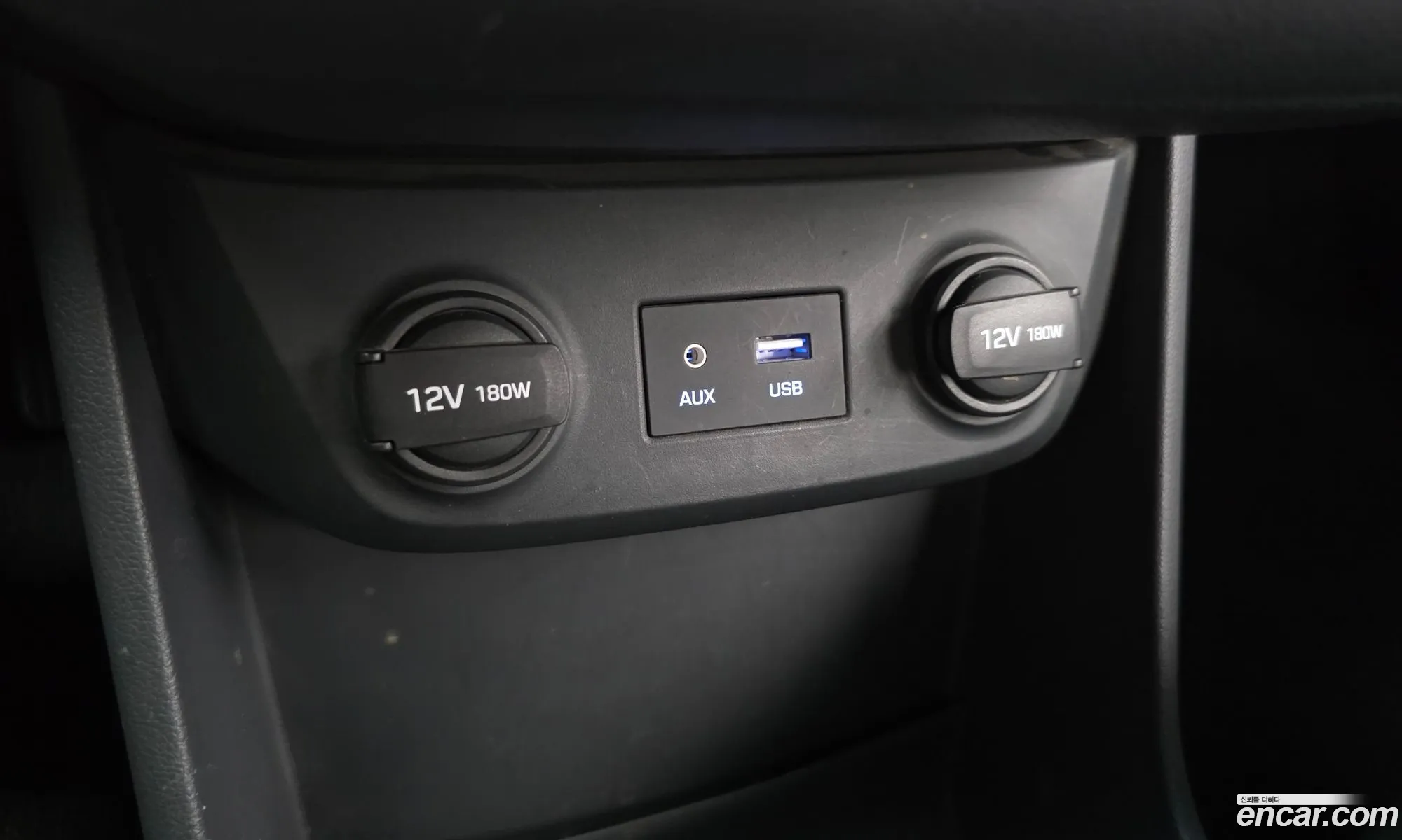 Hyundai Ioniq Electric 2016 — 3