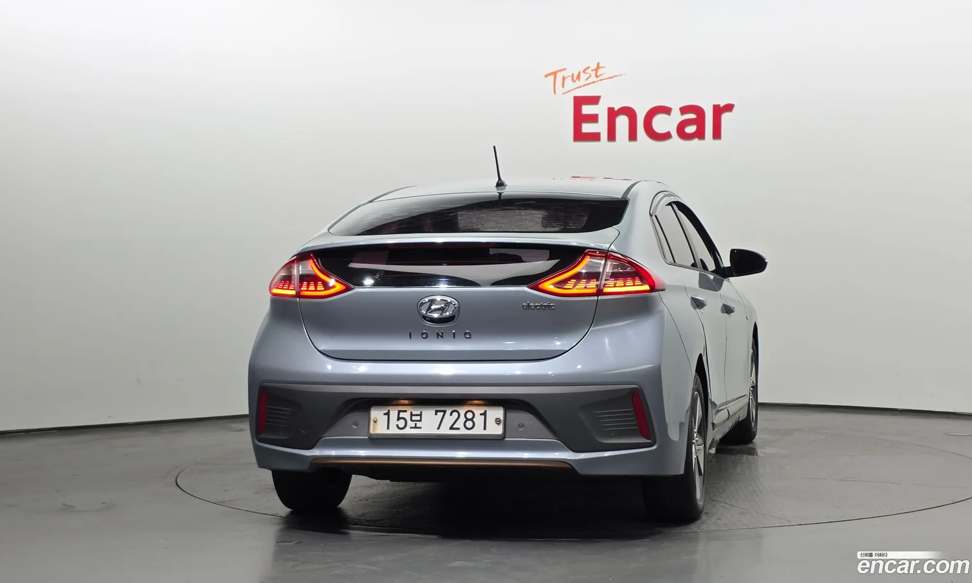 Hyundai Ioniq Electric 2016 — 9