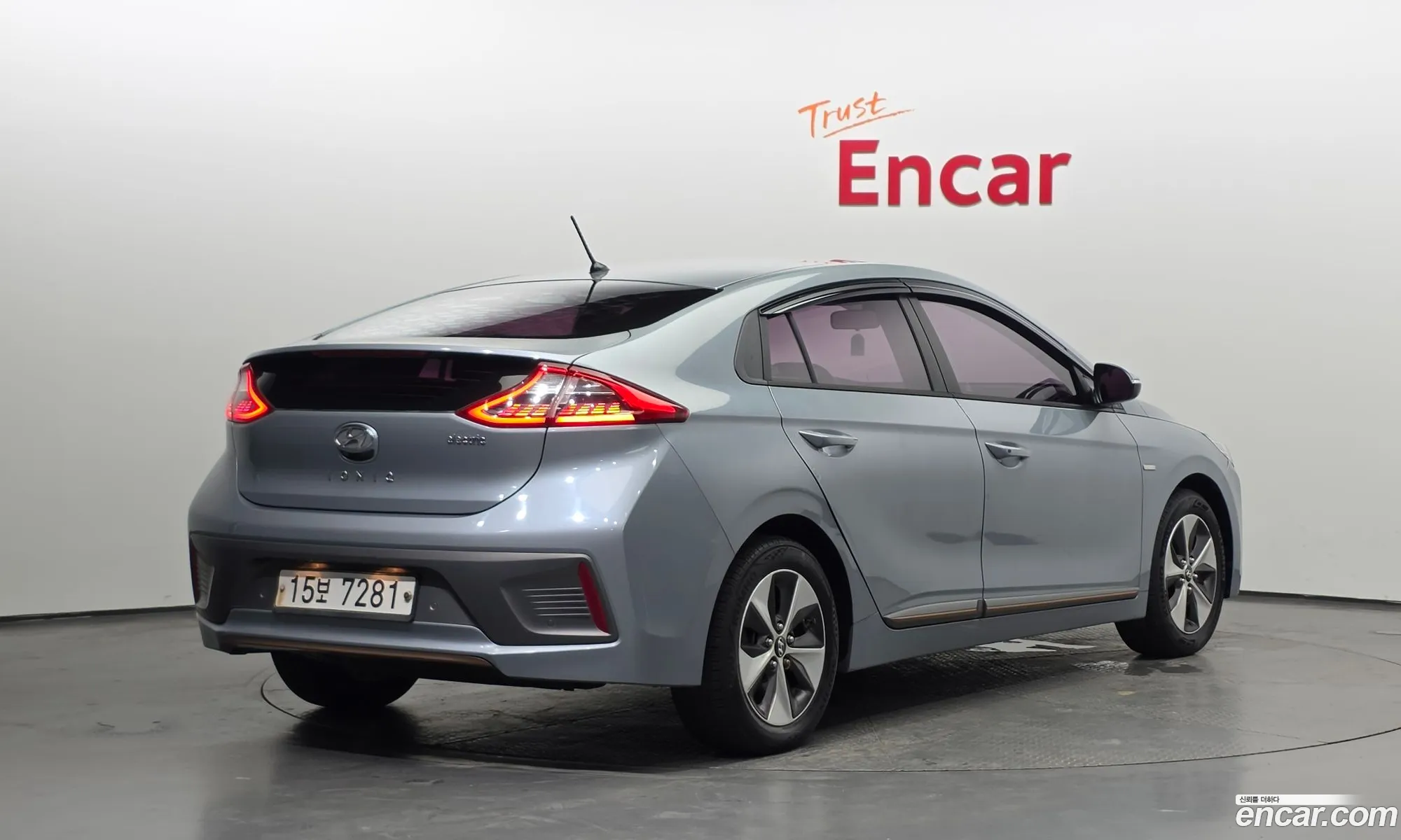 Hyundai Ioniq Electric 2016 — 19