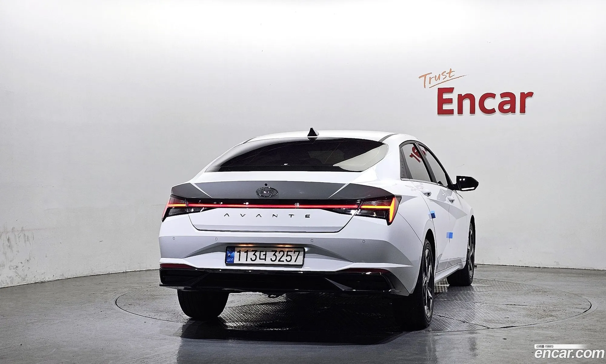 Hyundai Elantra 2022 — 4