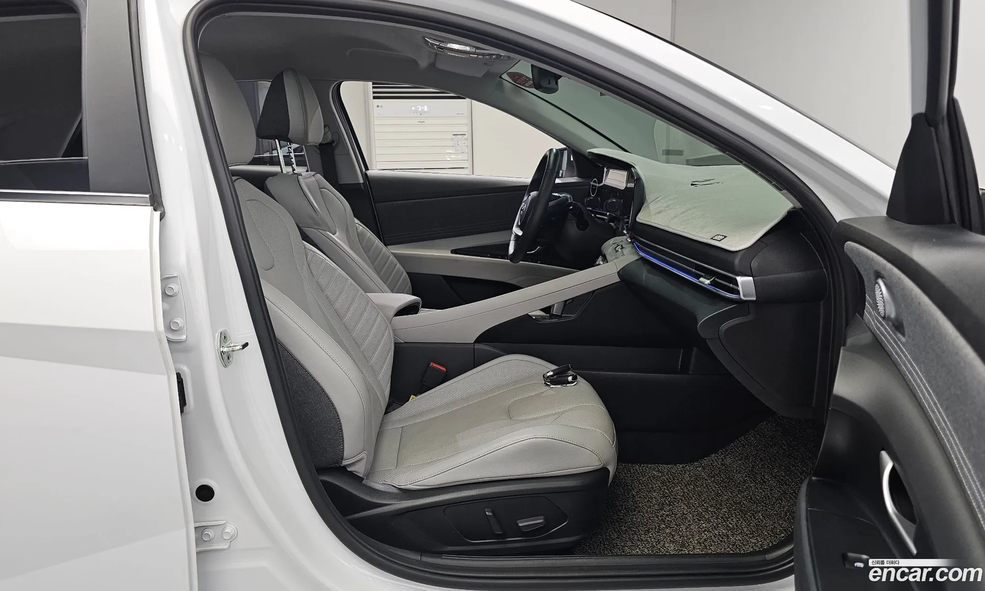 Hyundai Elantra 2022 — 13