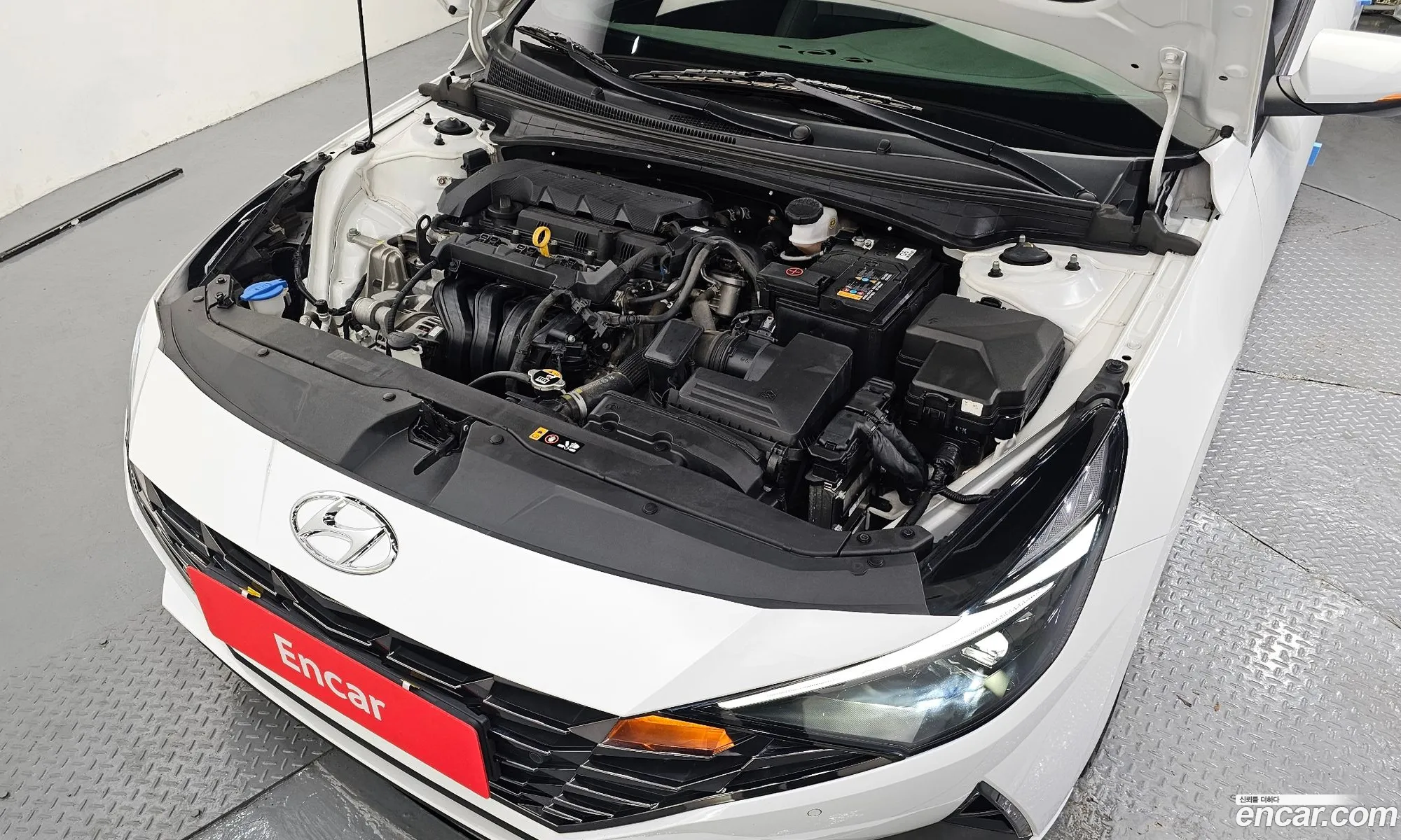 Hyundai Elantra 2022 — 16