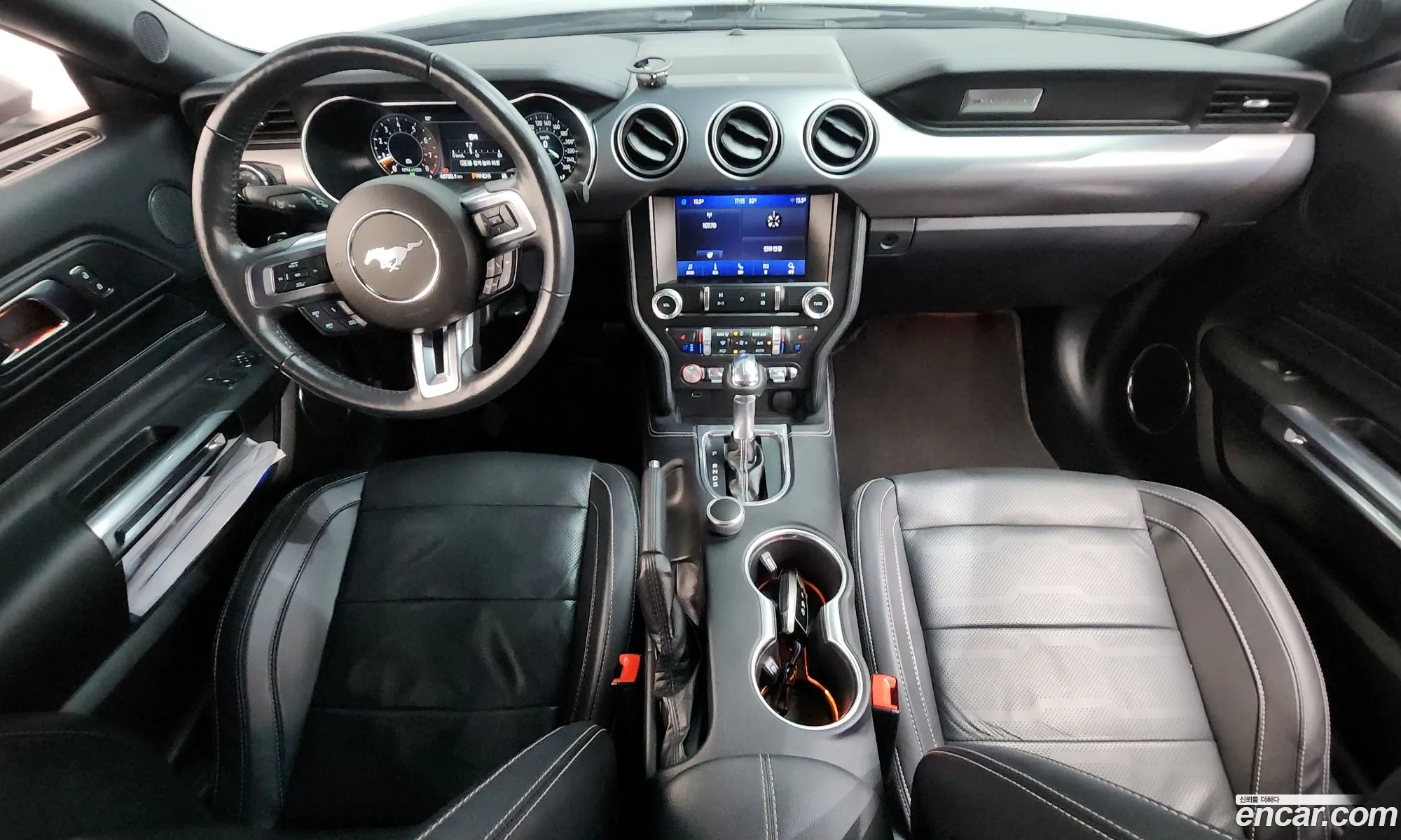 Ford Mustang 2021 — 19