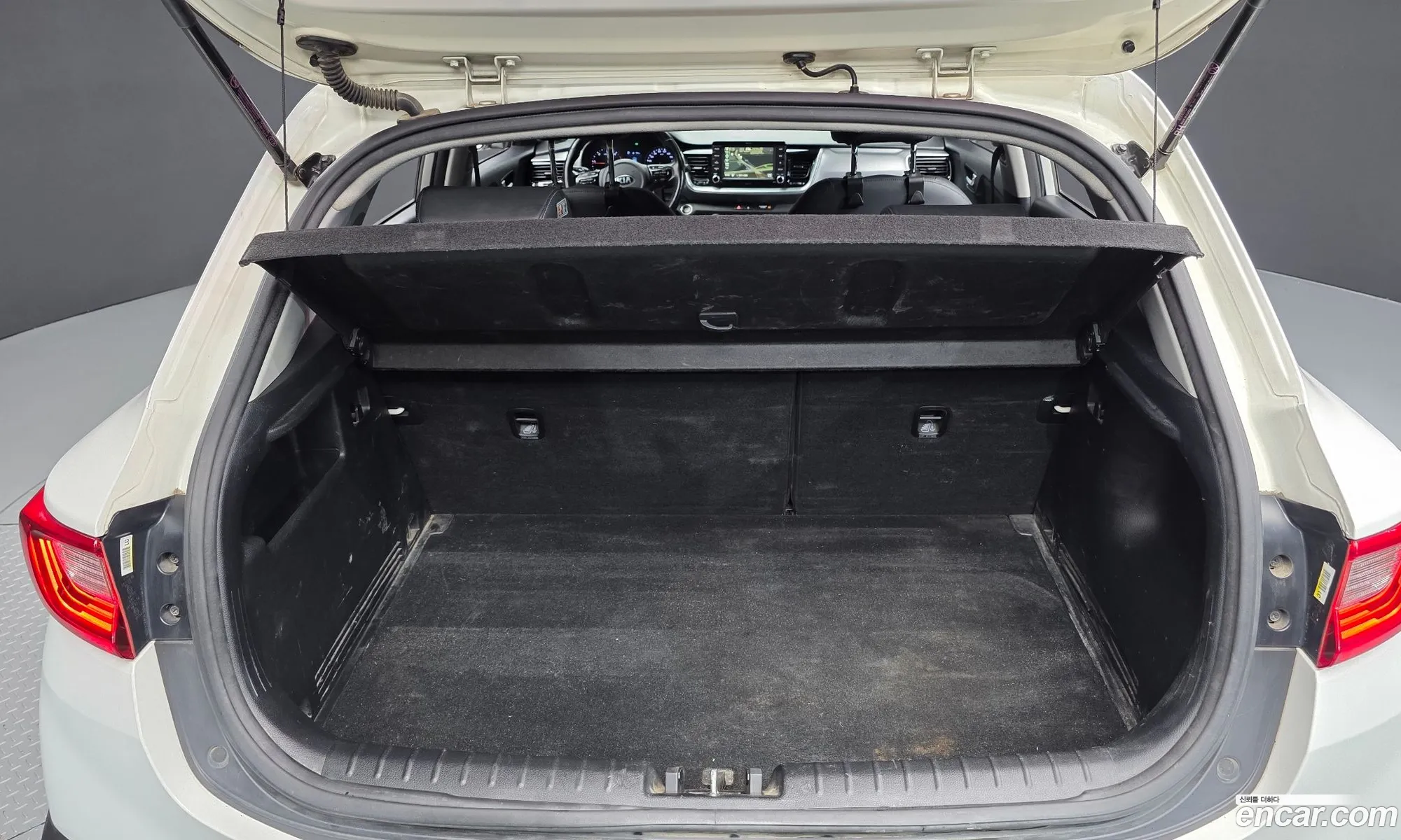 Kia Stonic 2018 KNADE815GJS118570 — 13
