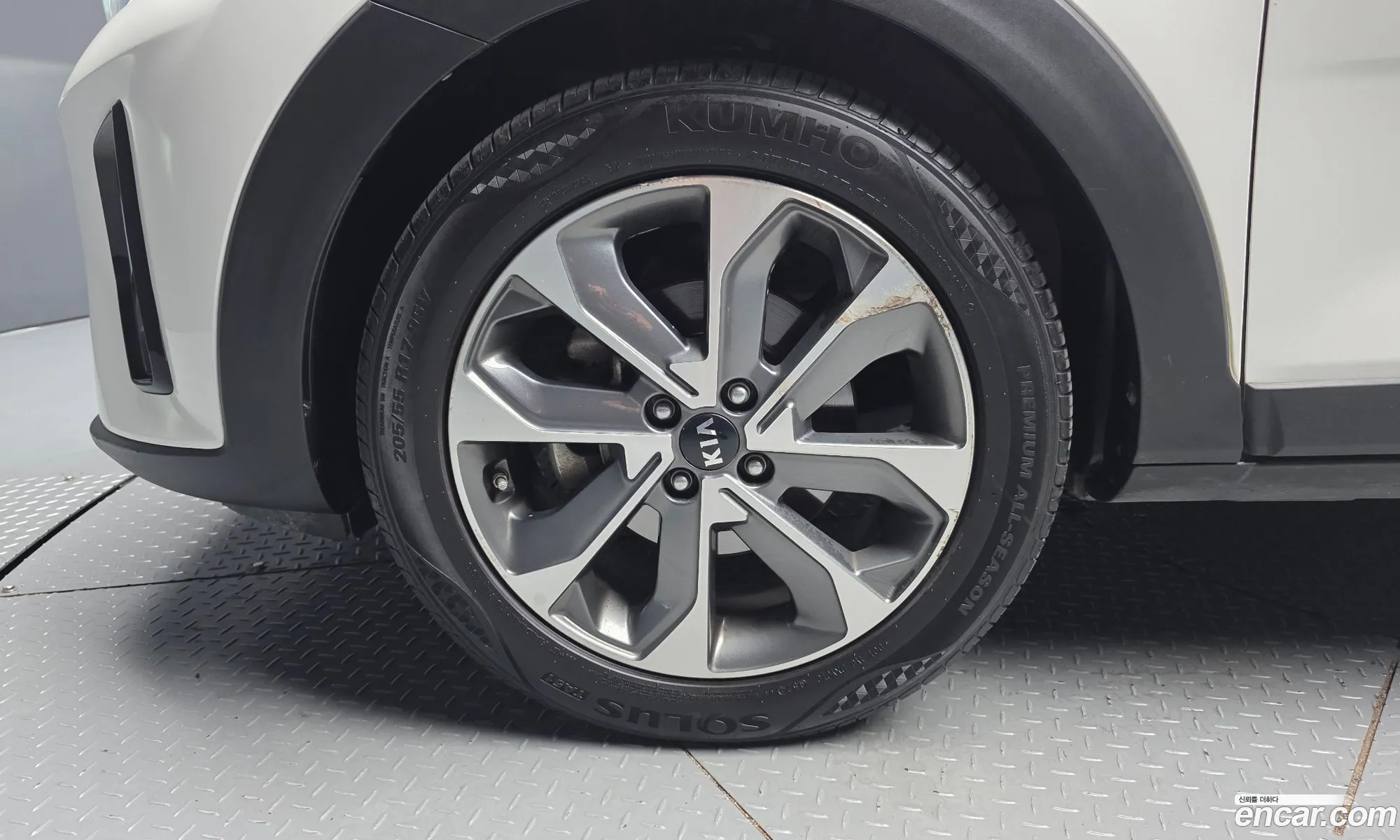 Kia Stonic 2018 KNADE815GJS118570 — 5