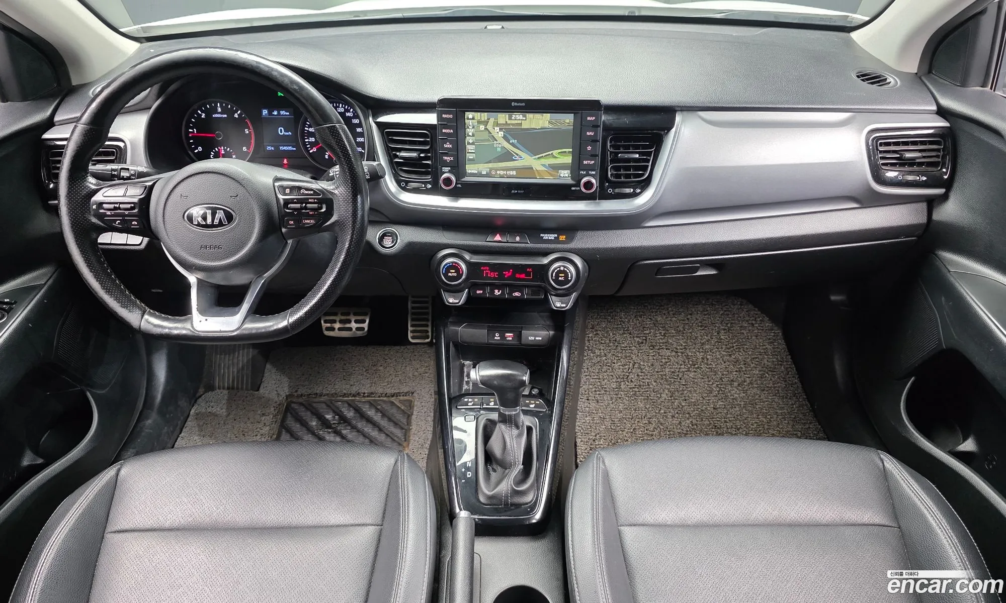 Kia Stonic 2018 KNADE815GJS118570 — 8