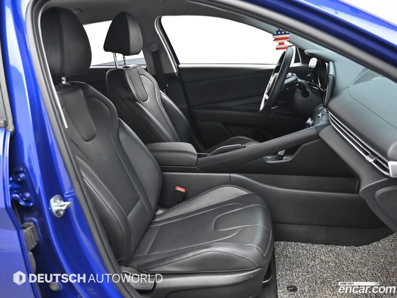 Hyundai Elantra 2023 — 3