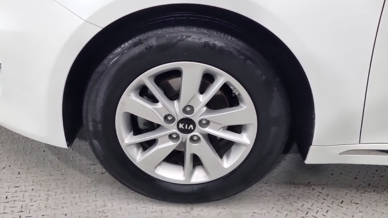 Kia K5 2017 — 11