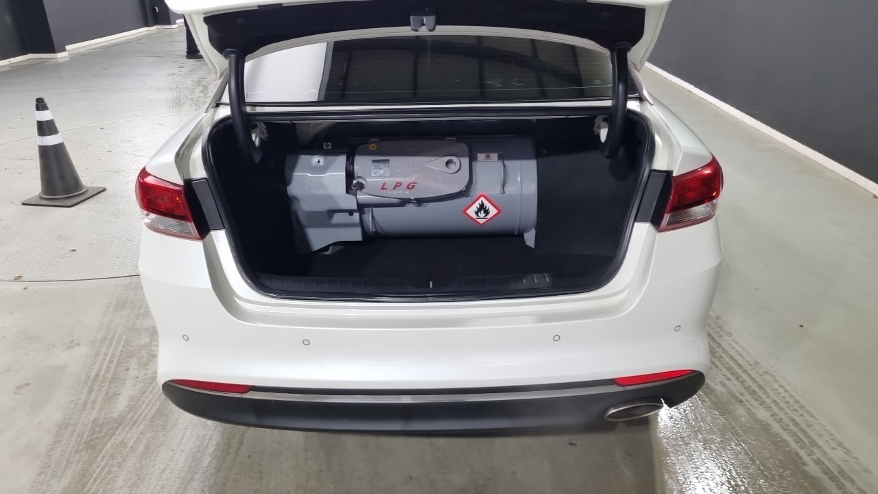 Kia K5 2017 — 2