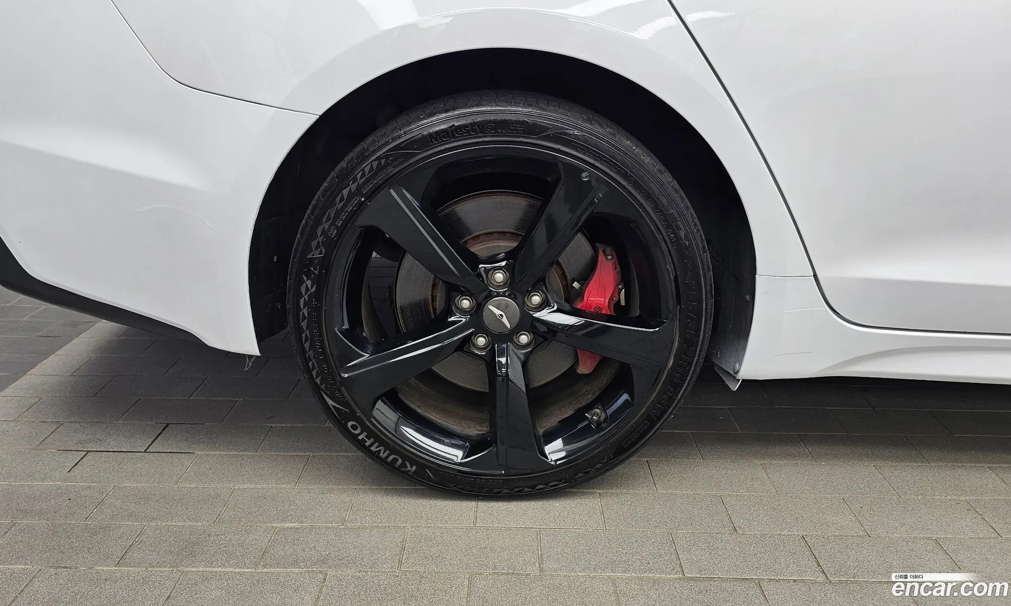 Genesis G70 2019 KMTG541EBKU044466 — 17