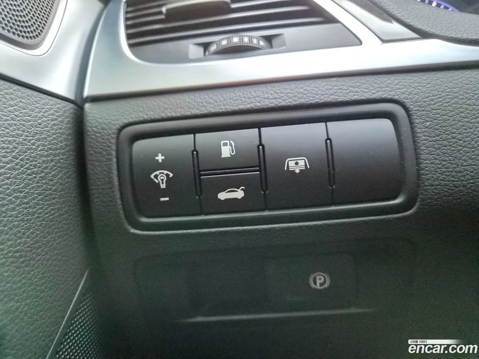 Hyundai Genesis DH 2016 — 18