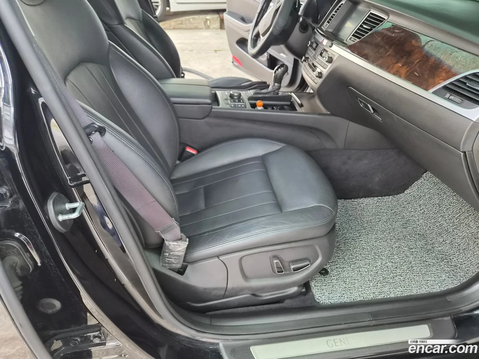 Hyundai Genesis DH 2016 — 3
