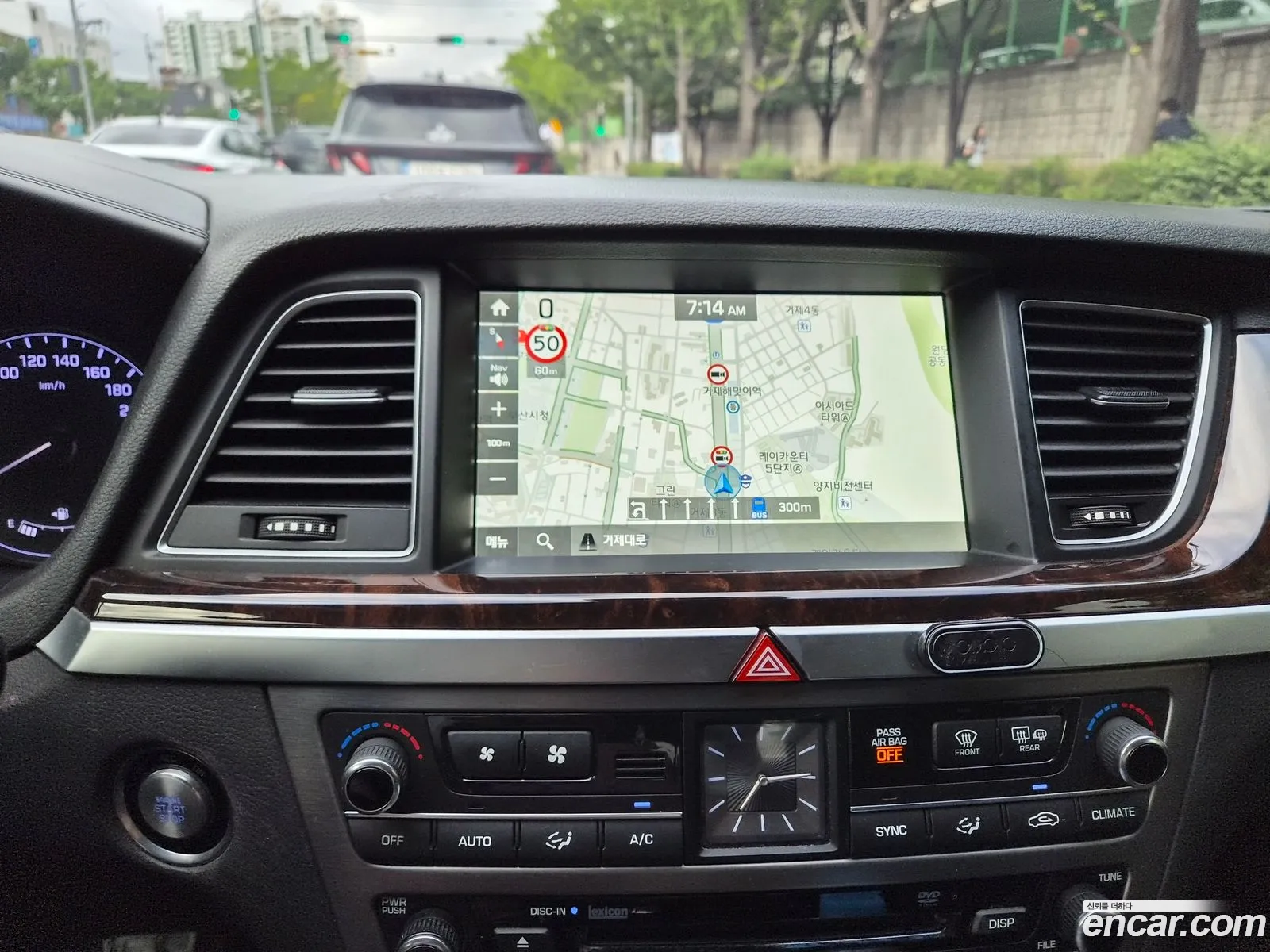 Hyundai Genesis DH 2016 — 19