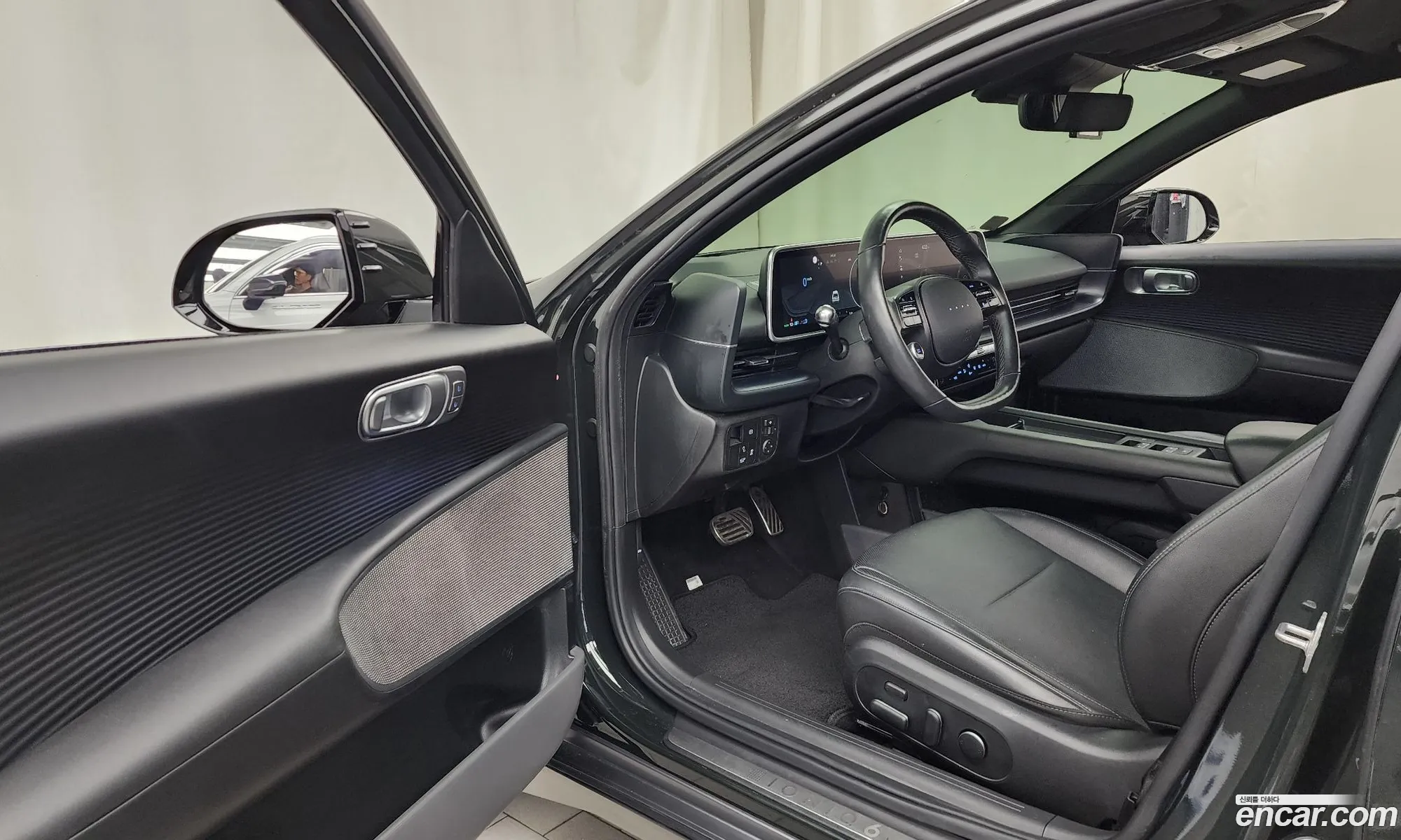 Hyundai Ioniq 6 2023 KMHM541AFPA030161 — 19