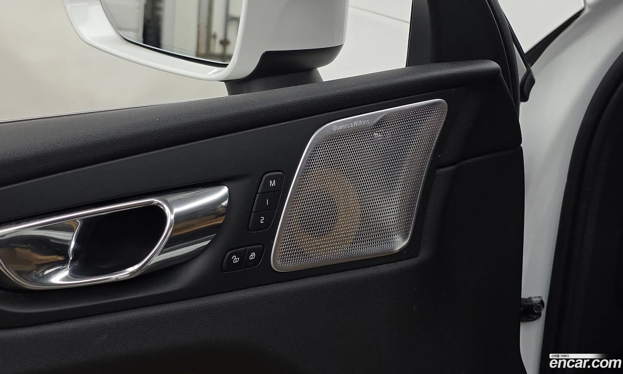 Volvo XC60 2018 — 16