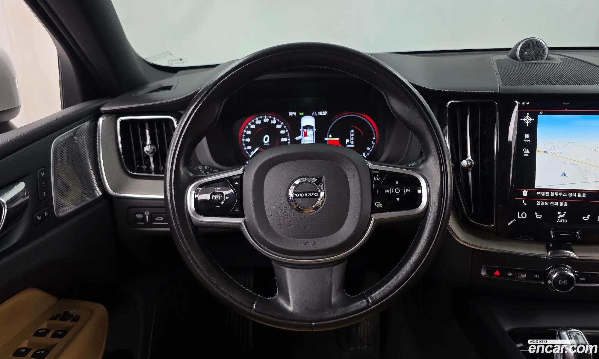 Volvo XC60 2018 — 32
